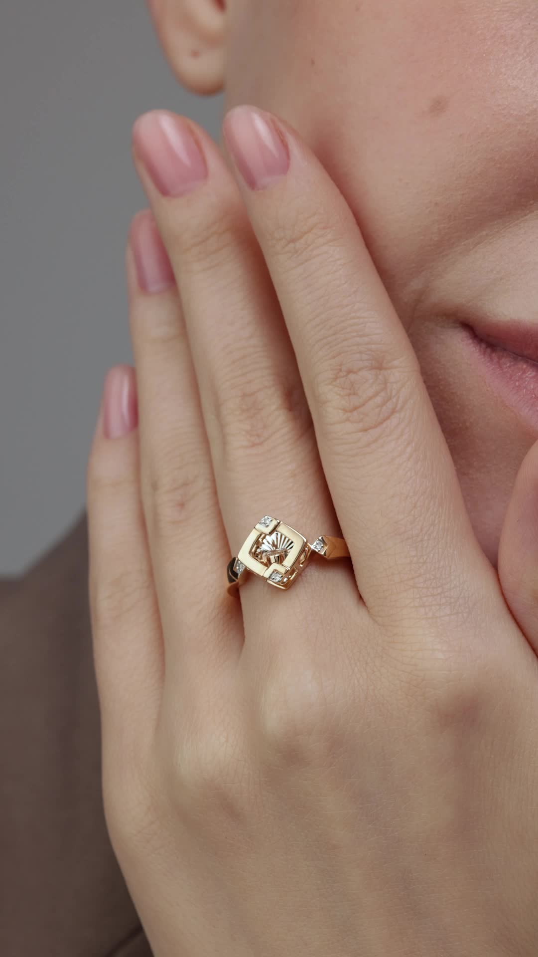 Кольцо с танцующим бриллиантом из золота 585 пробы арт. 16076-100