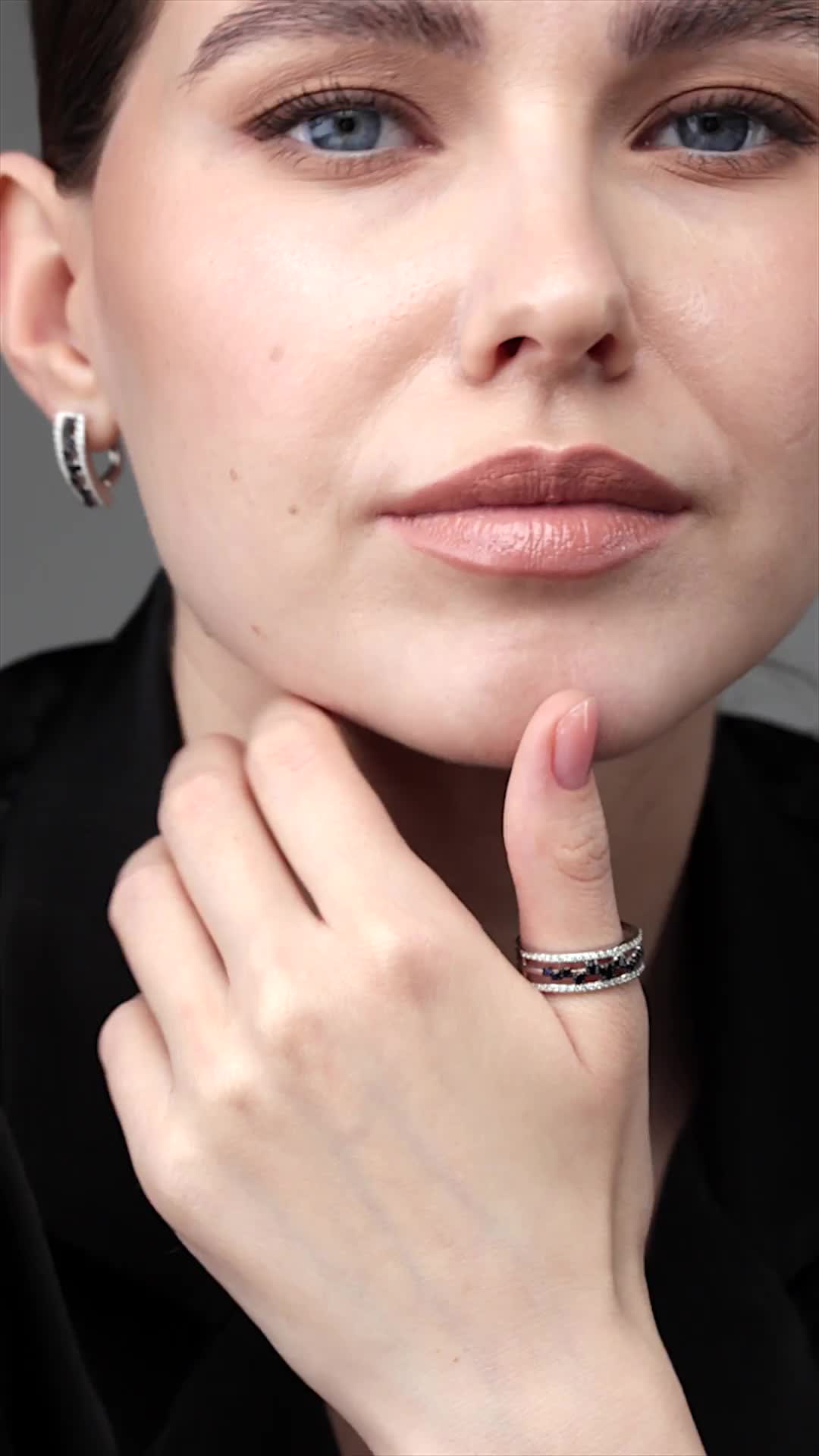 Кольцо с сапфирами и бриллиантами из белого золота 585 пробы арт. 16189-202