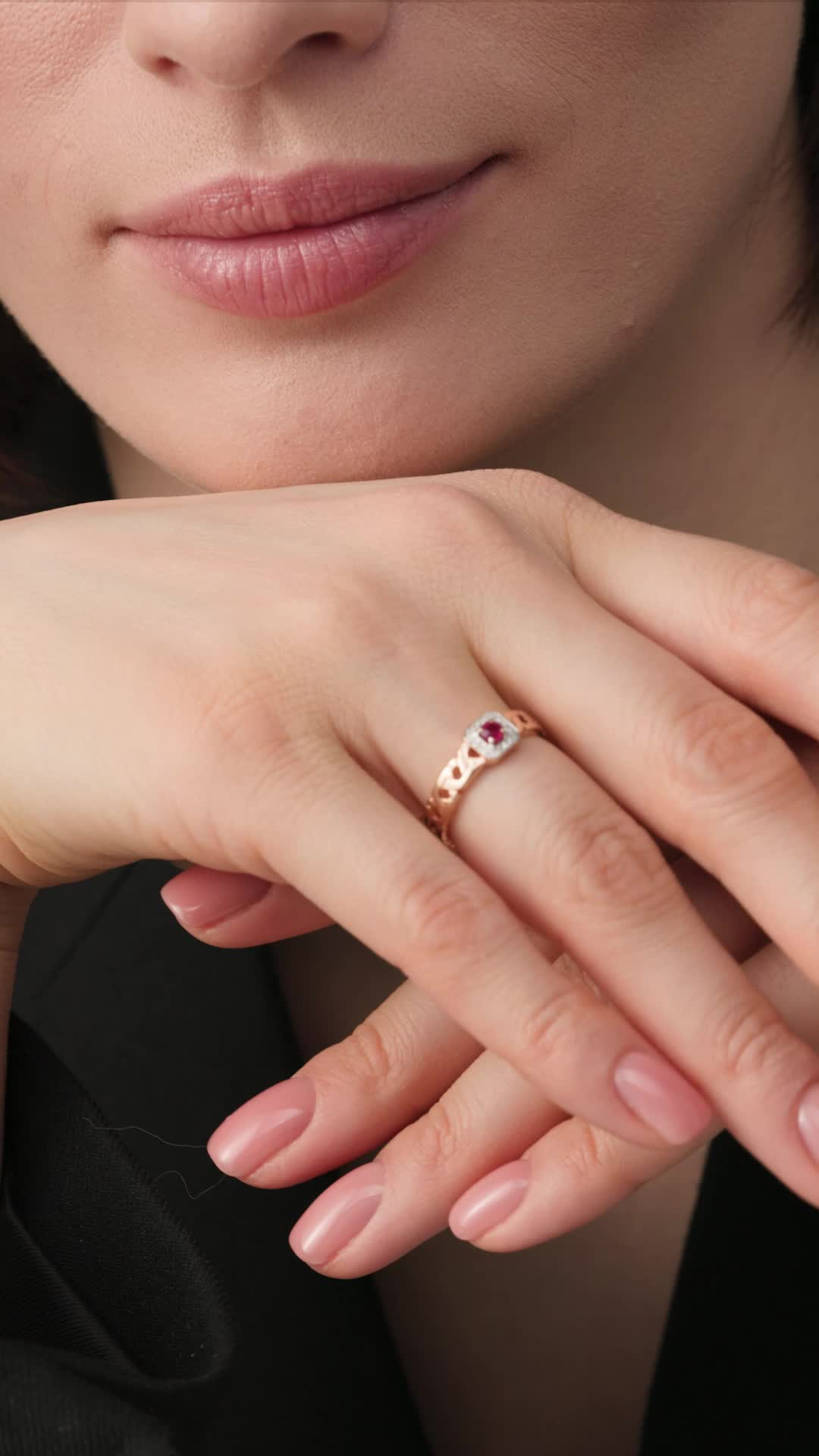 Кольцо с рубином и бриллиантами из золота 585 пробы арт. 16375-103