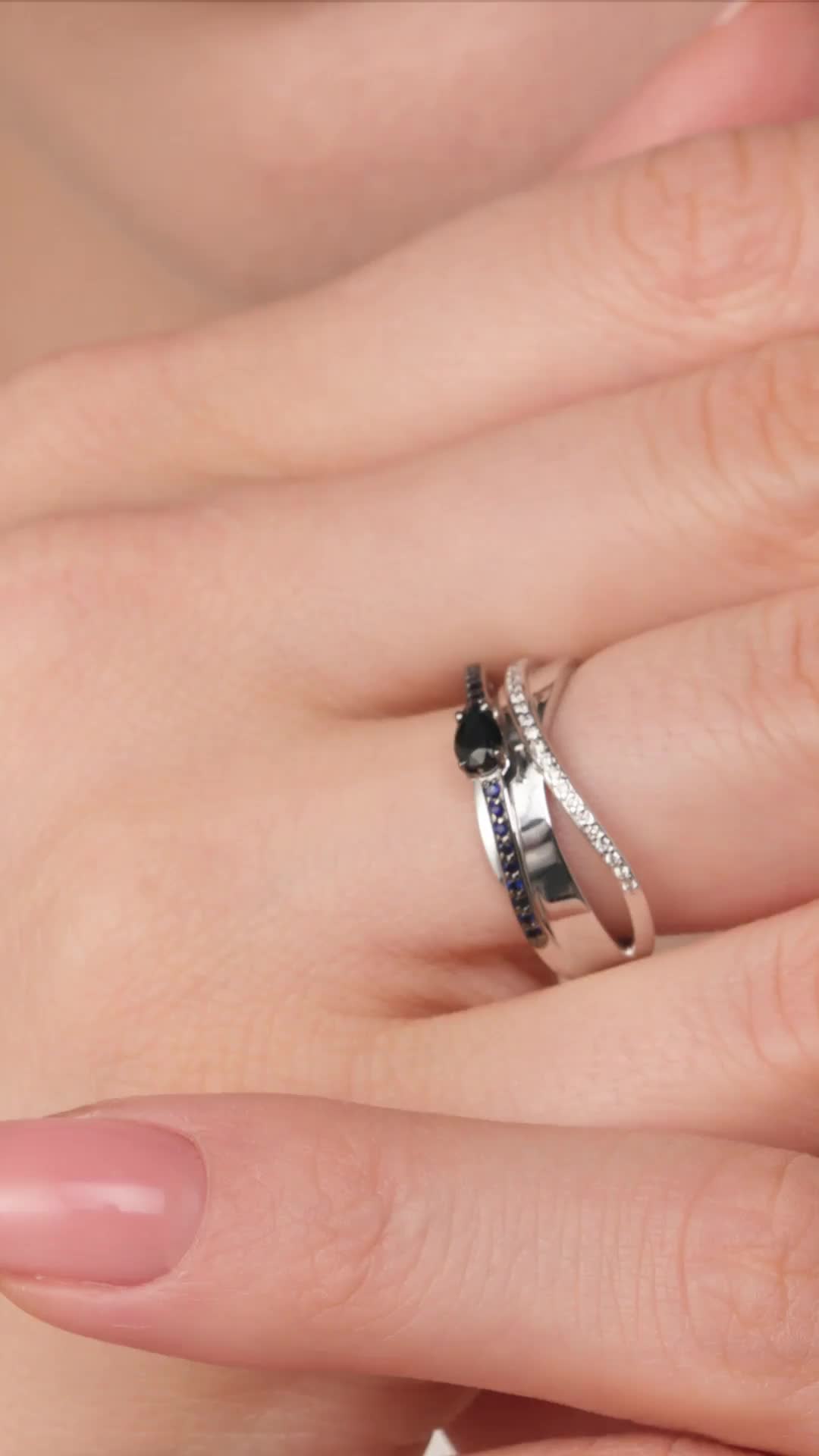 Кольцо с сапфирами и бриллиантами из белого золота 585 пробы арт. 16424-202