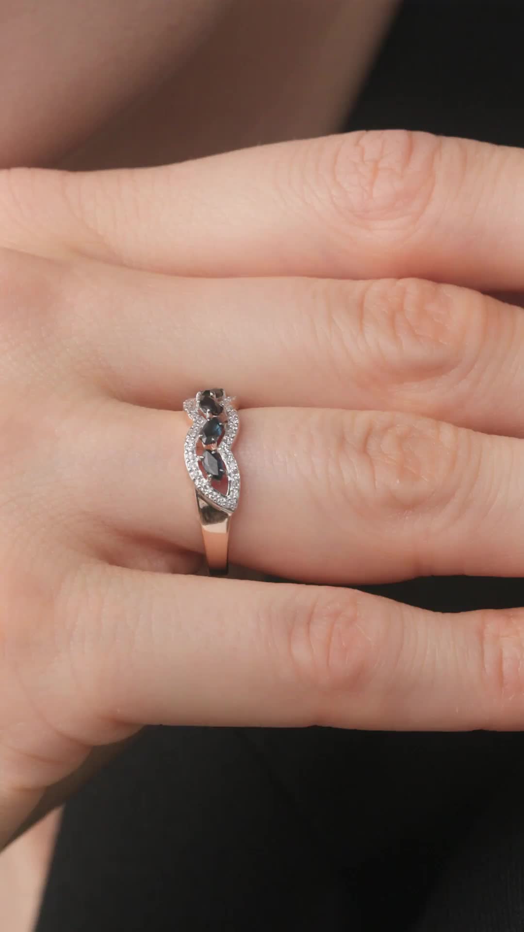 Кольцо с сапфирами и бриллиантами из золота 585 пробы арт. 16450-102