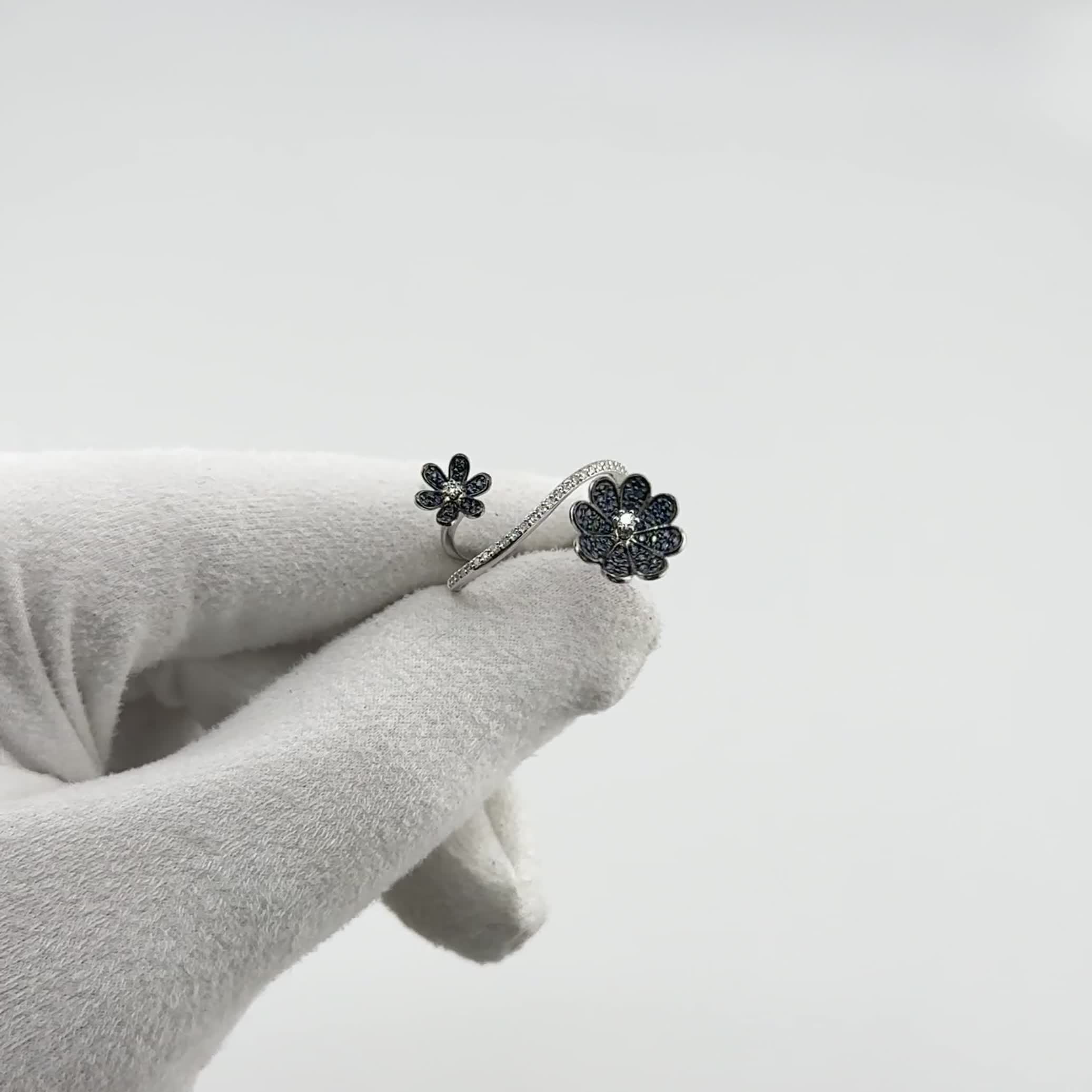 Кольцо "Цветы" с сапфирами из белого золота 585 пробы арт. 2011361-3