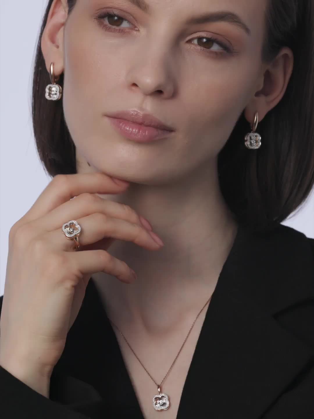 Серьги "Клевера" с танцующими бриллиантами из золота 585 пробы арт. 24325-100