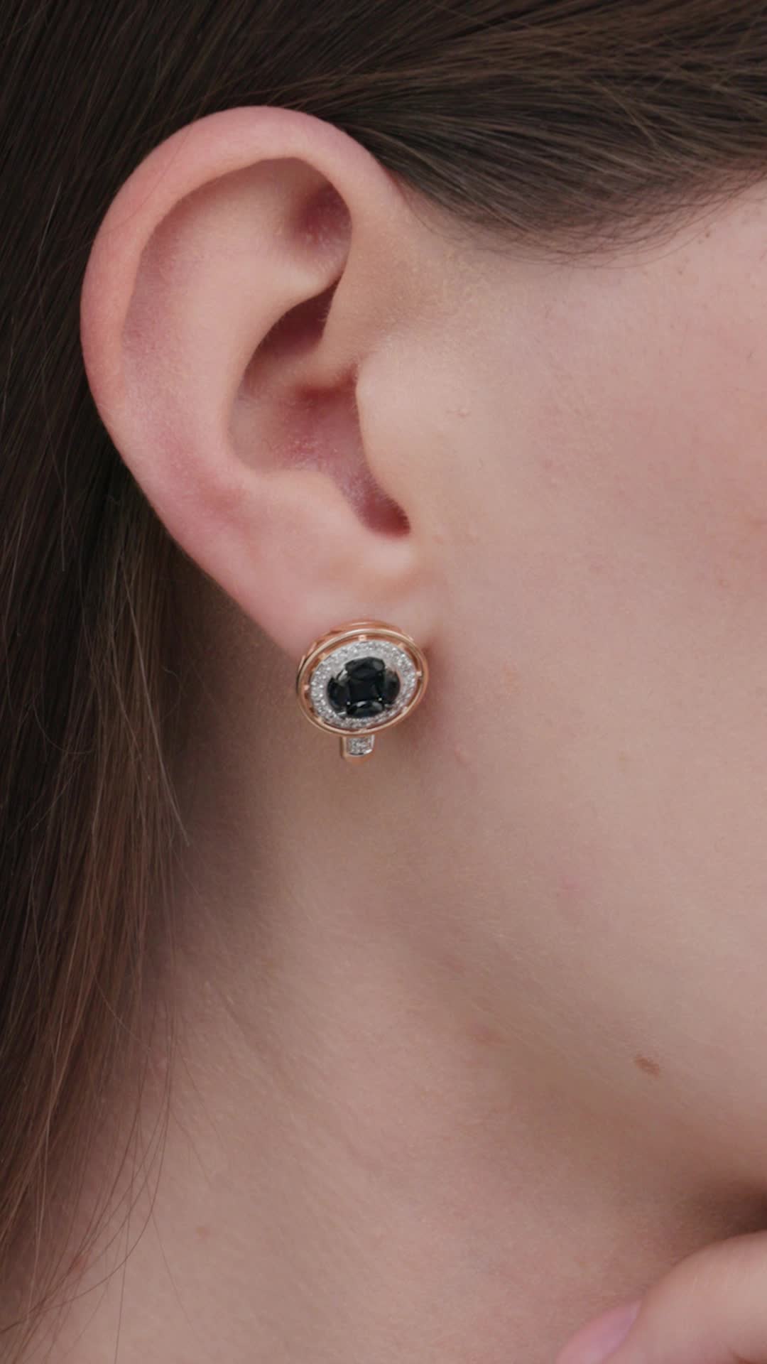 Серьги с сапфирами и бриллиантами из золота 585 пробы арт. 26143-102