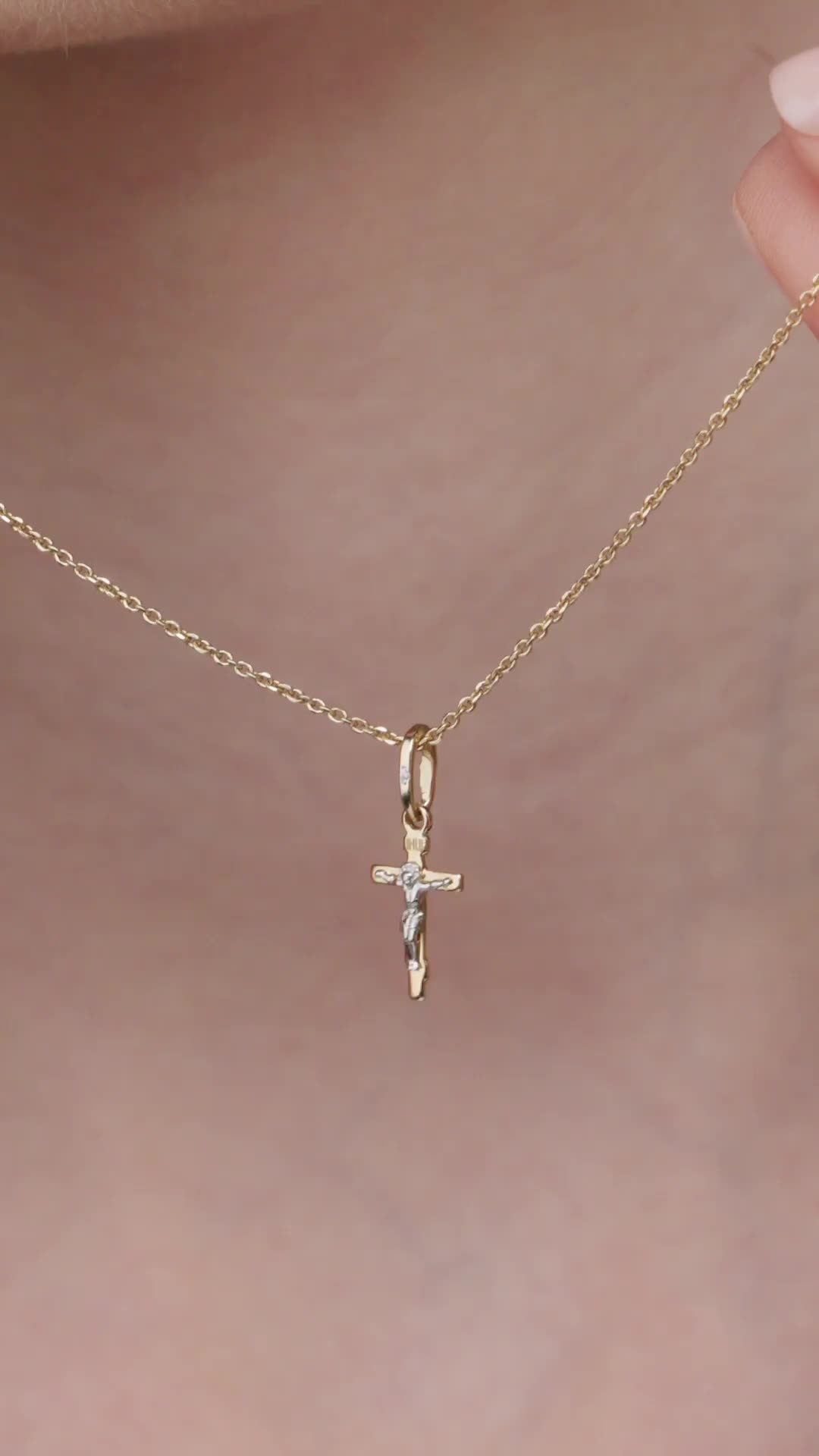 Крест православный с бриллиантом из золота 585 пробы арт. 33361-300