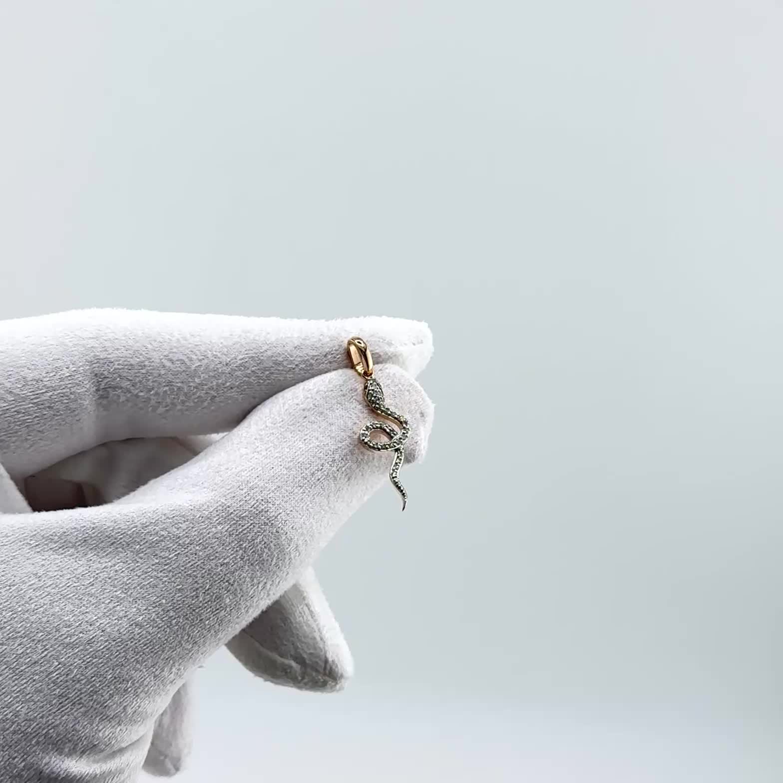 Подвеска "Змея" с изумрудами и бриллиантами из золота 585 пробы арт. 36009-101