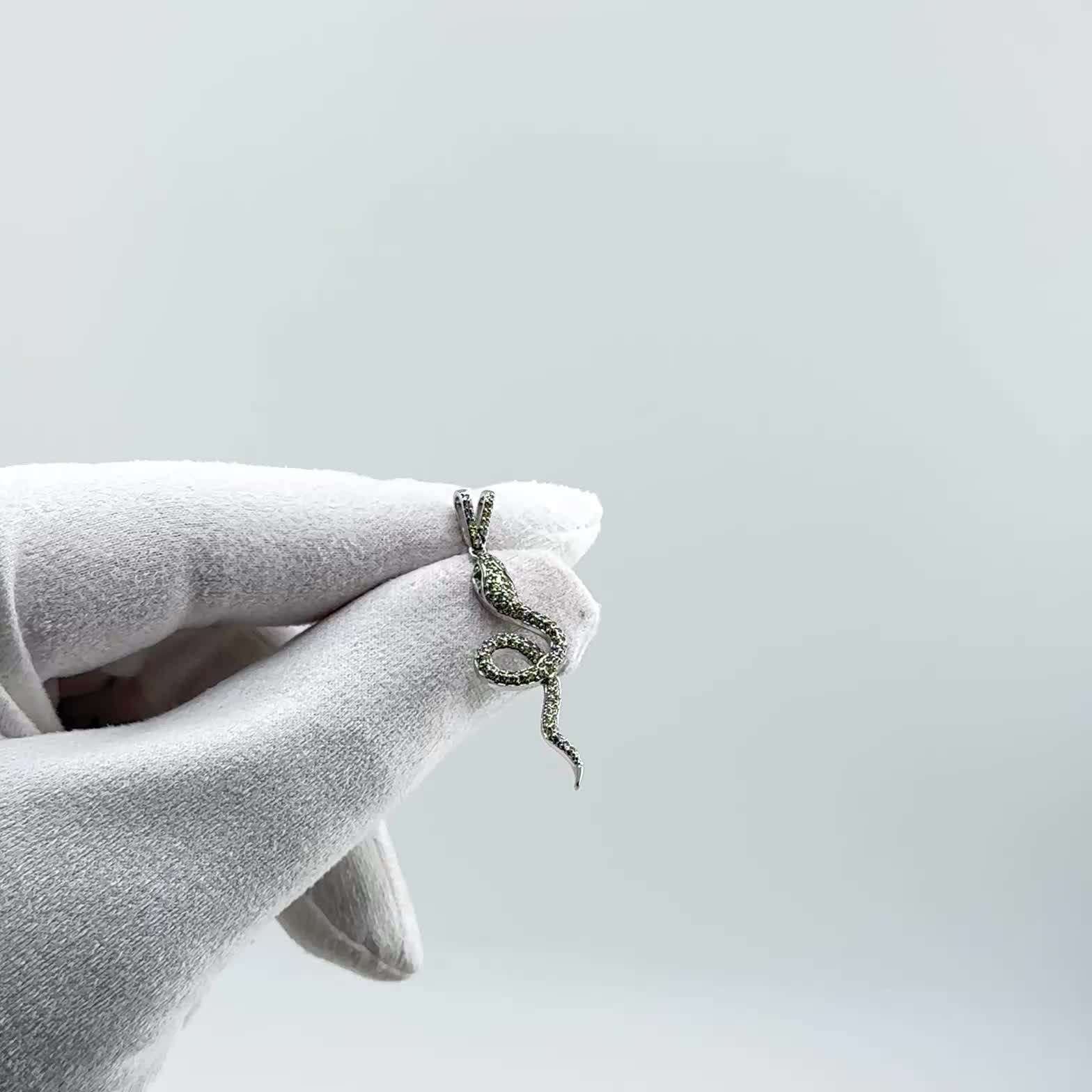 Подвеска "Змея" с изумрудами и бриллиантами из белого золота 585 пробы арт. 36024-201