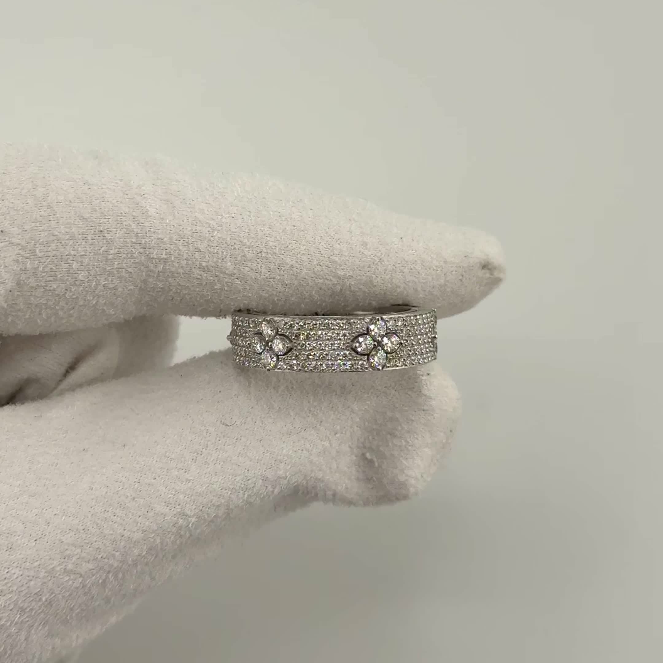 Кольцо "Цветы" с бриллиантами из белого золота 585 пробы арт. 4420-11001