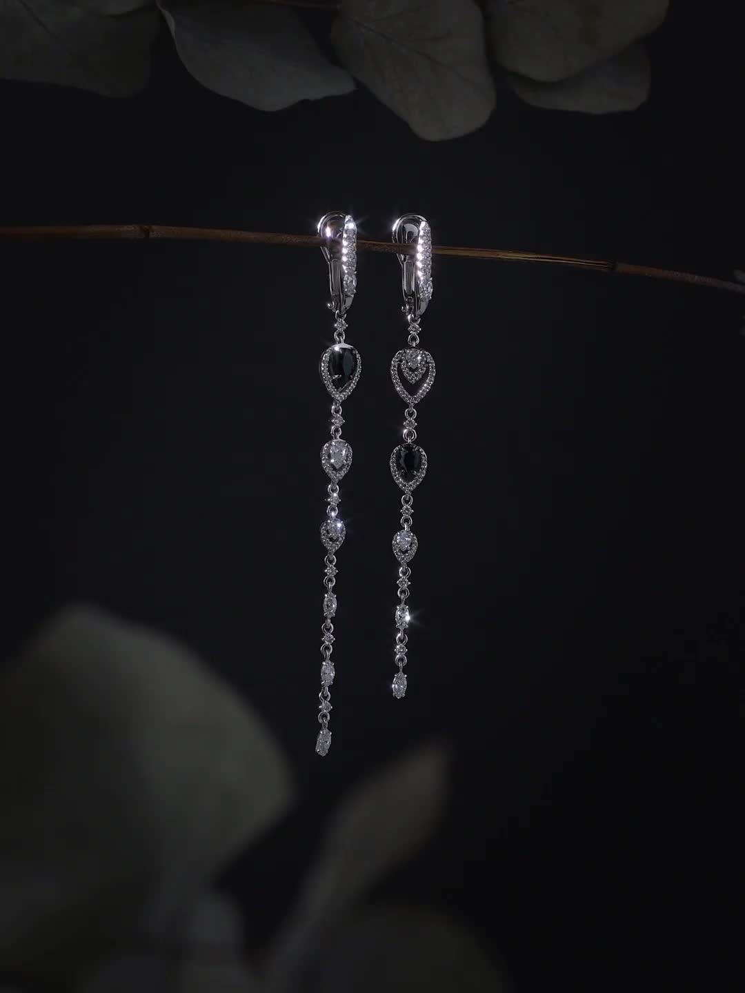 Серьги с сапфирами и бриллиантами из белого золота 585 пробы арт. 5-8640-106-2Б-СапБр