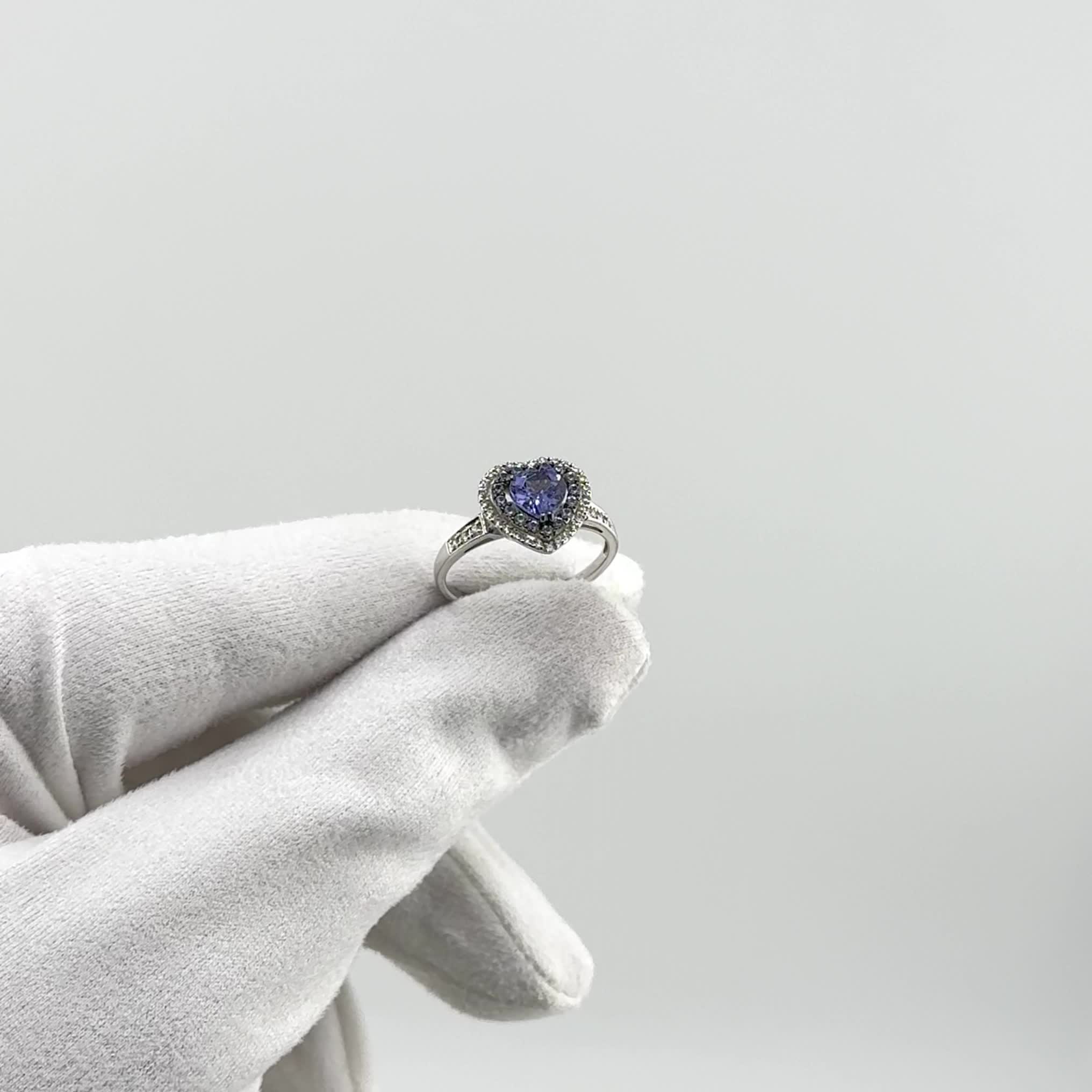 Кольцо "Сердце" с бриллиантами и танзанитом из белого золота 585 пробы арт. 601417