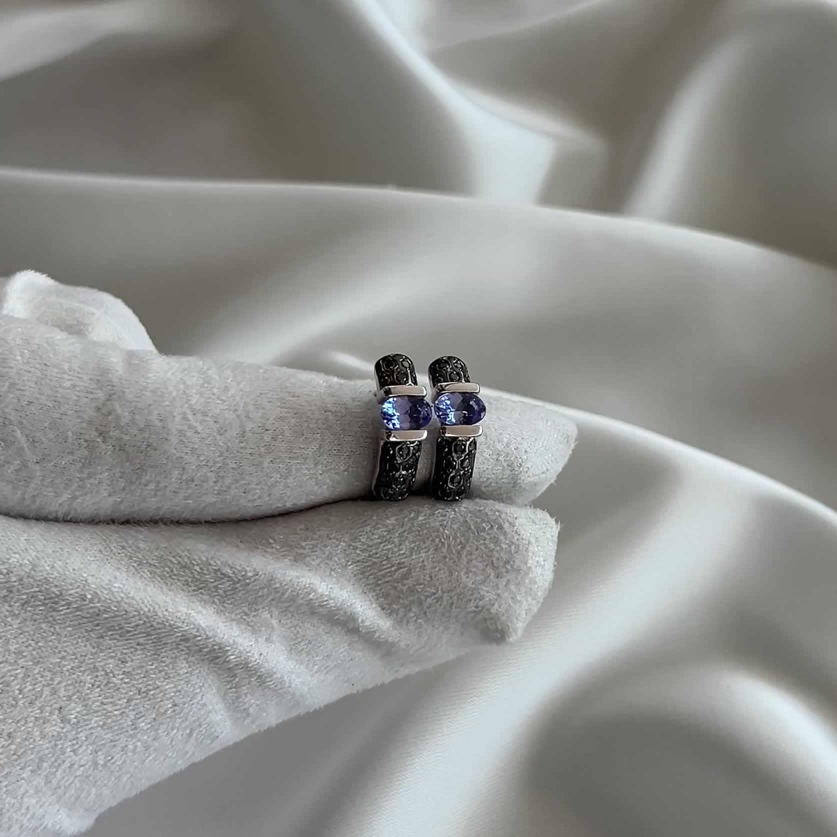 Серьги с черными бриллиантами и танзанитом из белого золота 585 пробы арт. 942707Ч.2