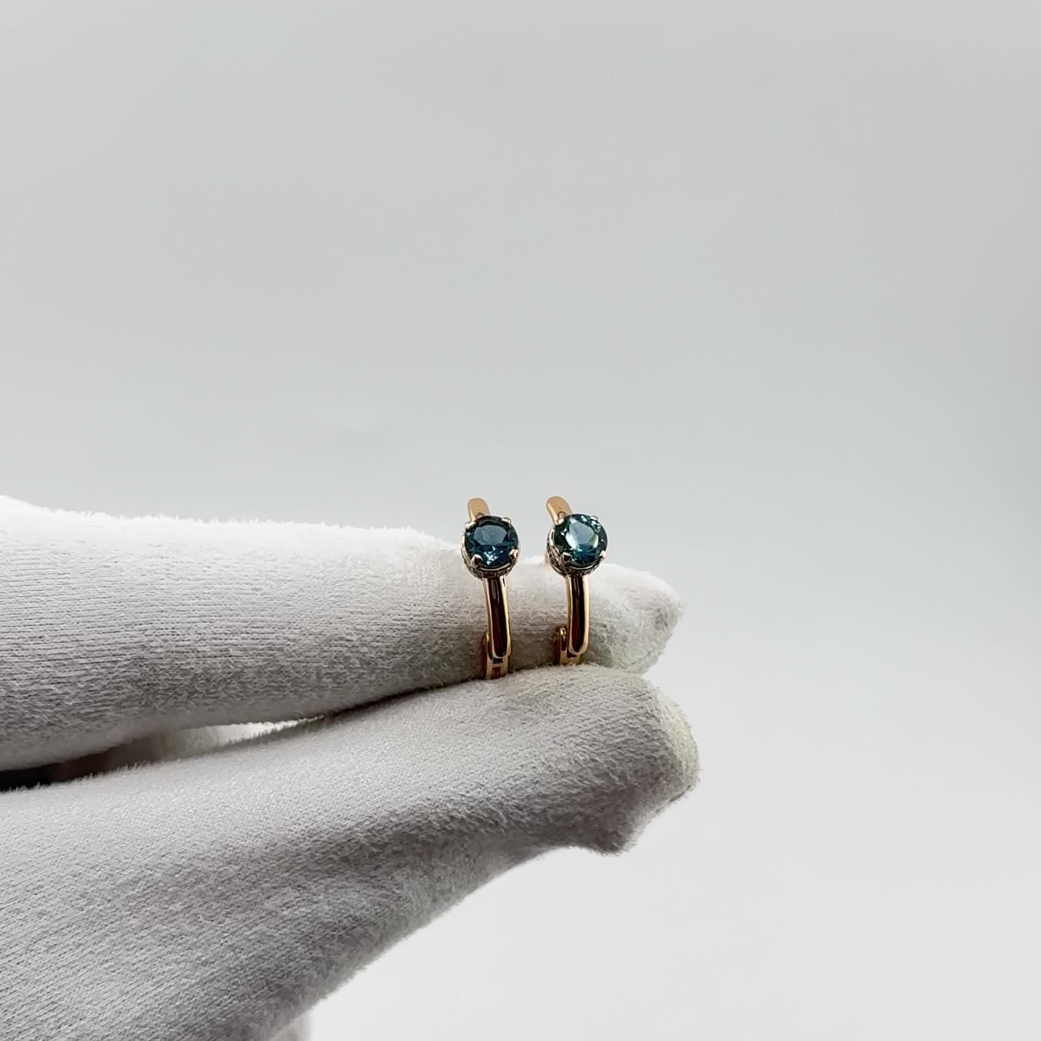 Серьги с топазами и бриллиантами из золота 585 пробы арт. 942917к.1