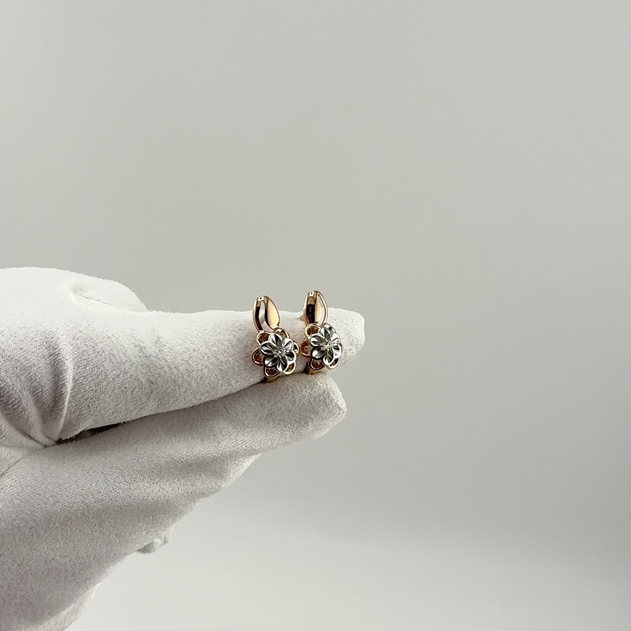 Серьги "Цветы" с бриллиантами из золота 585 пробы арт. 943001к.1