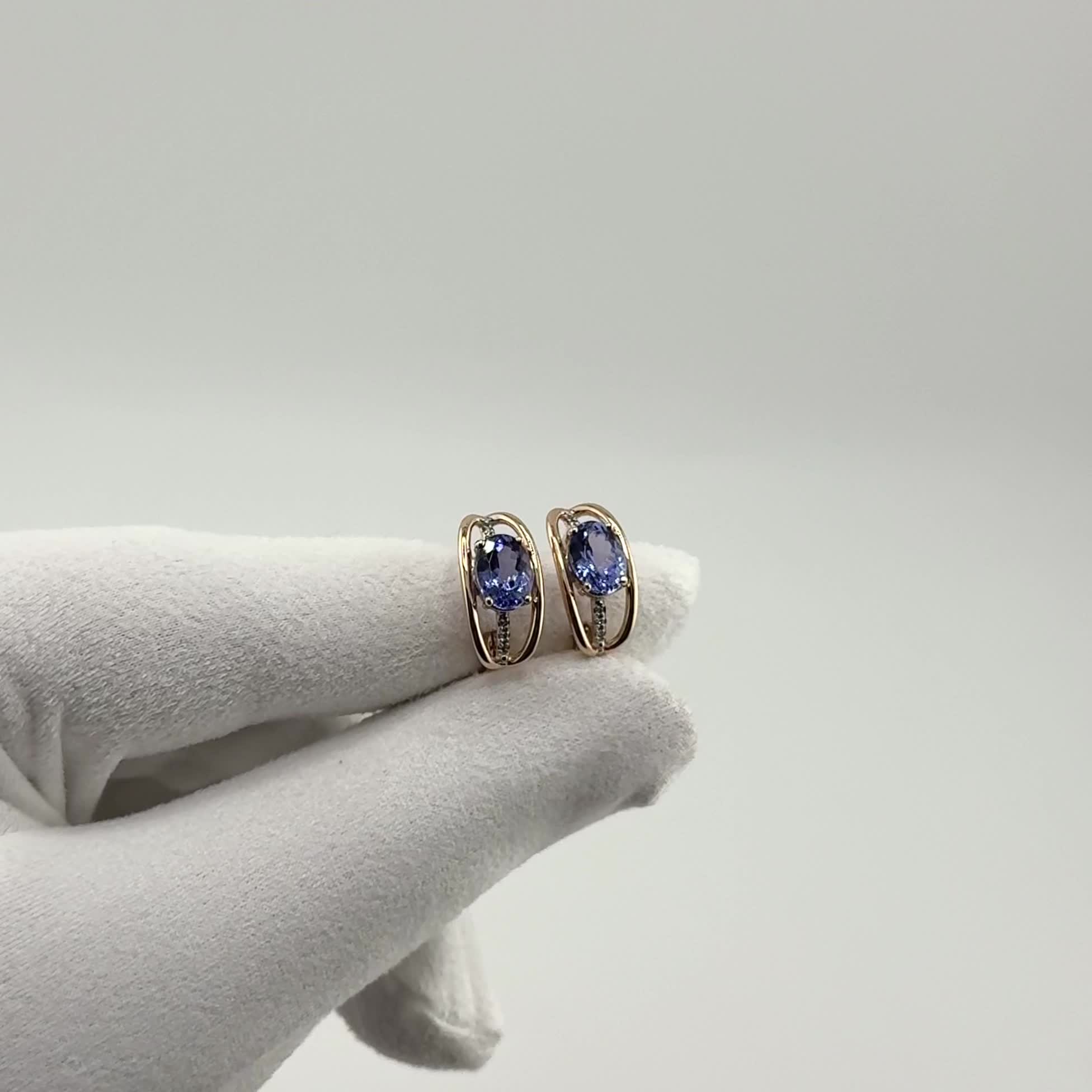 Серьги с танзанитами и бриллиантами из золота 585 пробы арт. 943044к.1