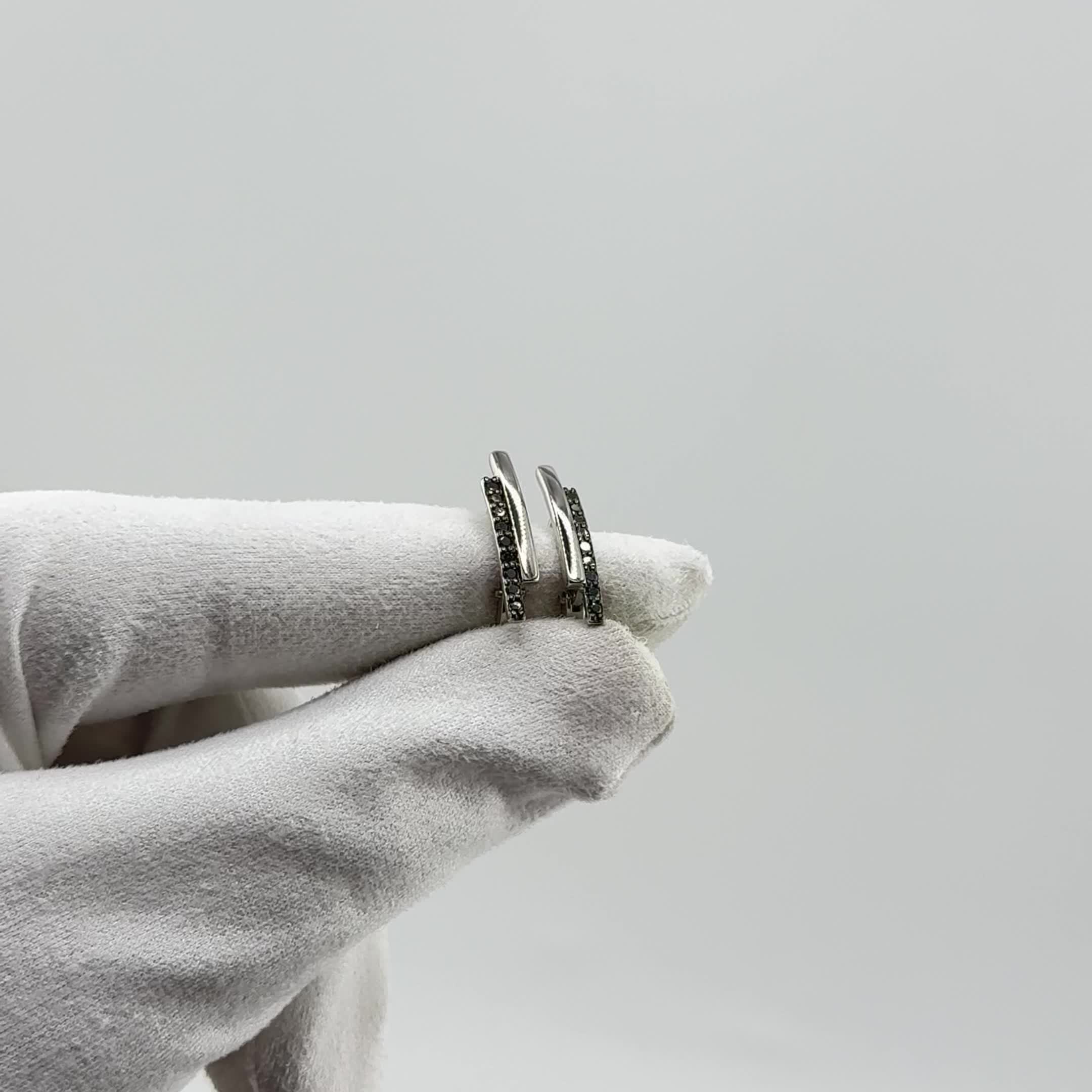 Серьги с черными бриллиантами из белого золота 585 пробы арт. 943231Ч.2