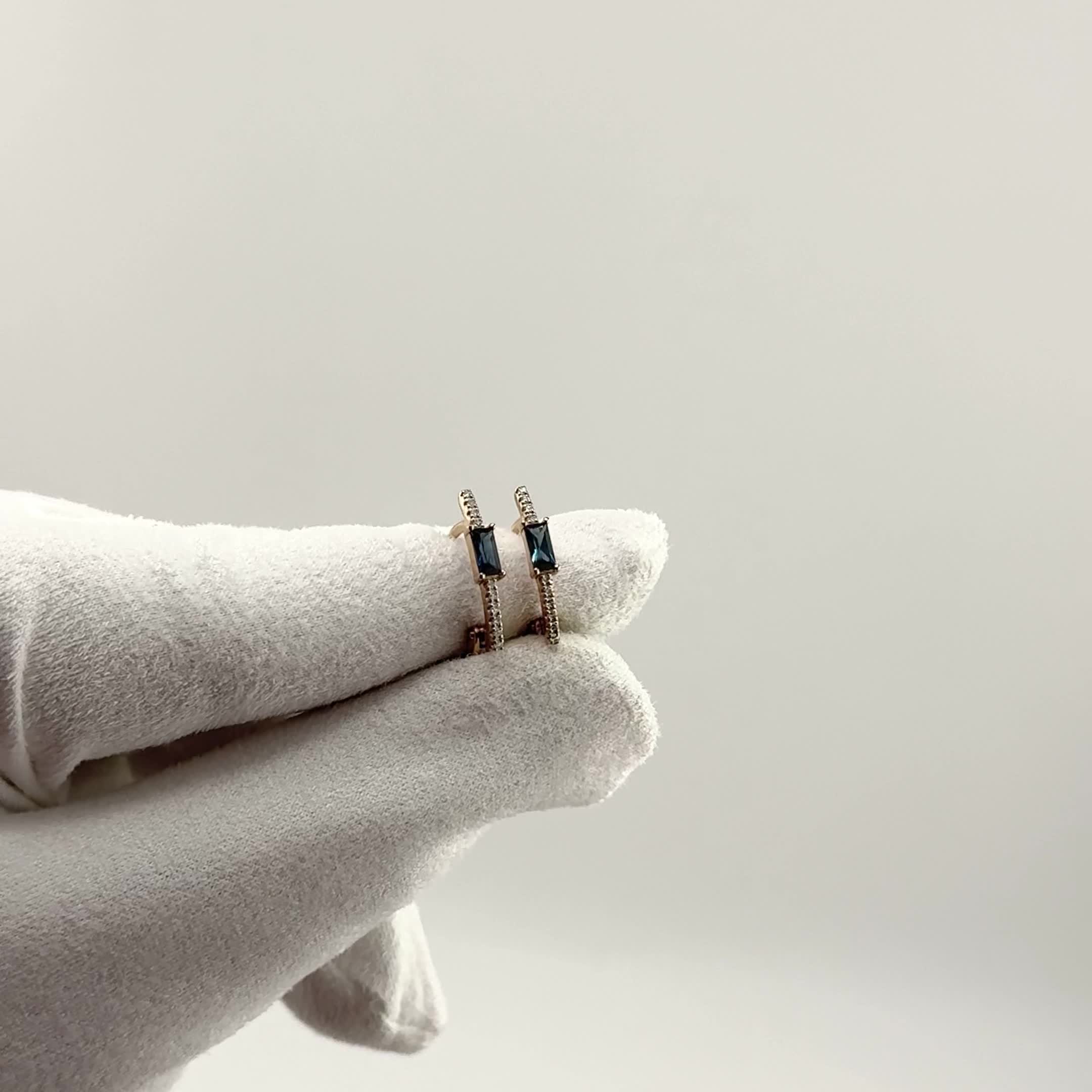 Серьги с сапфирами и бриллиантами из золота 585 пробы арт. 943376.1