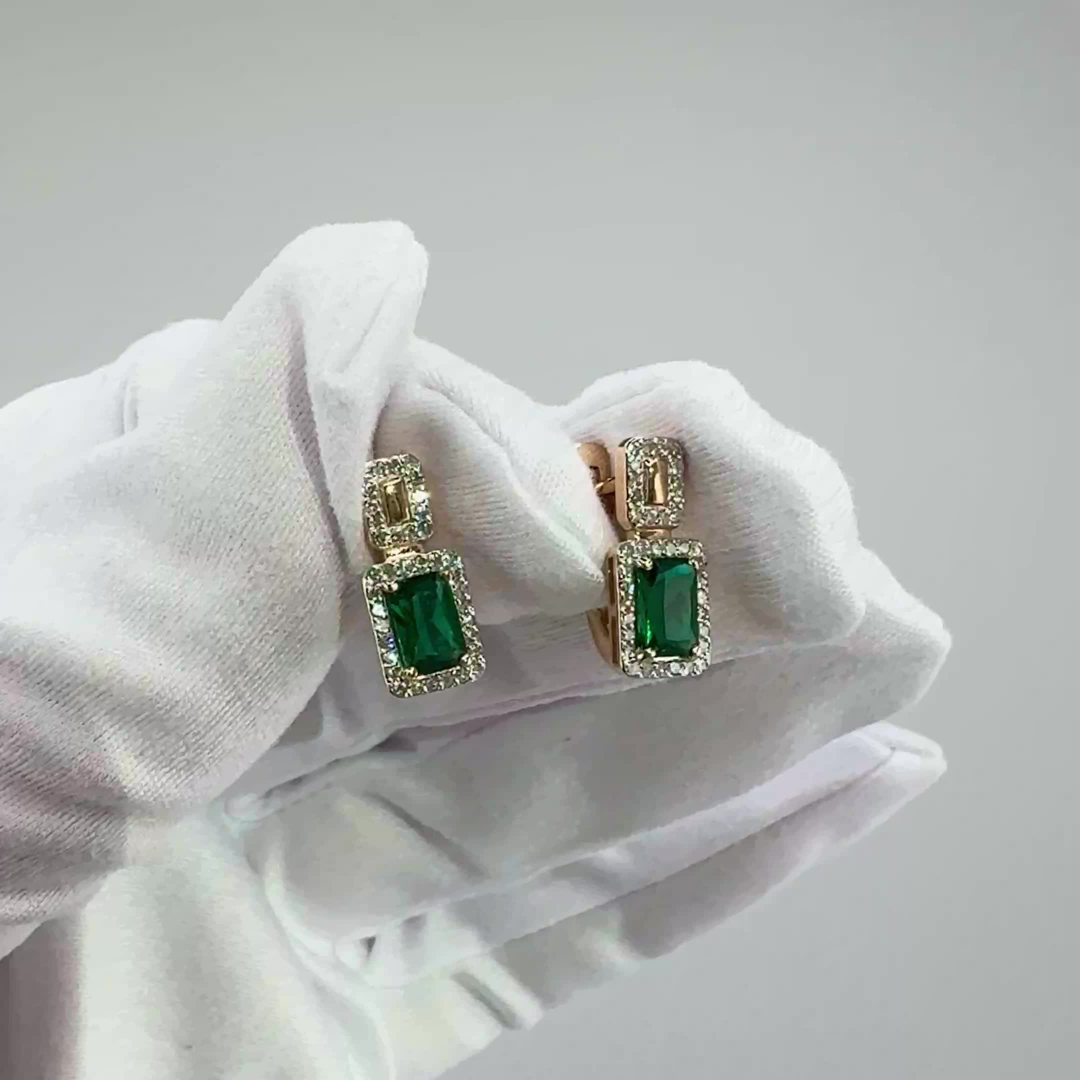 Серьги с изумрудами и бриллиантами из золота 585 пробы арт. 943388.1