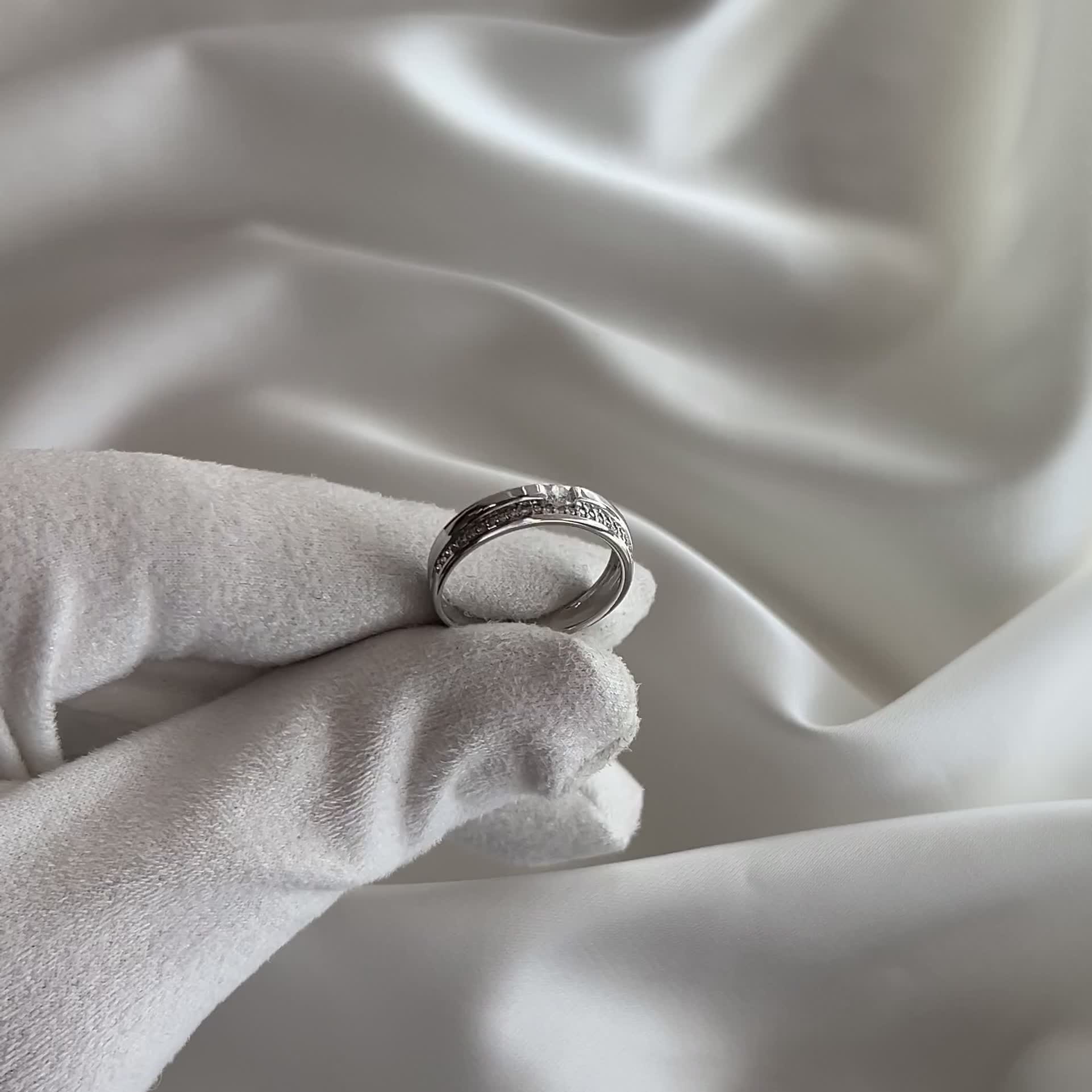 Кольцо с бриллиантами из белого золота 585 пробы арт. 961980.2