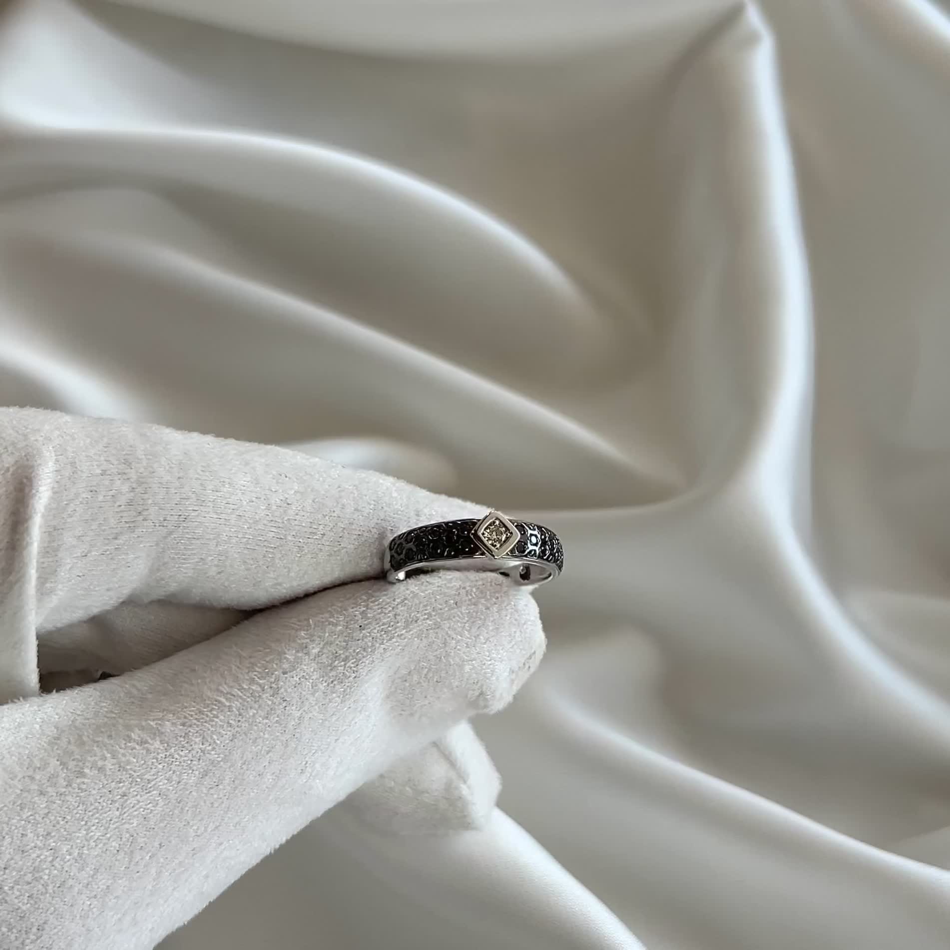 Кольцо с бриллиантами из белого золота 585 пробы арт. 963606Ч.2