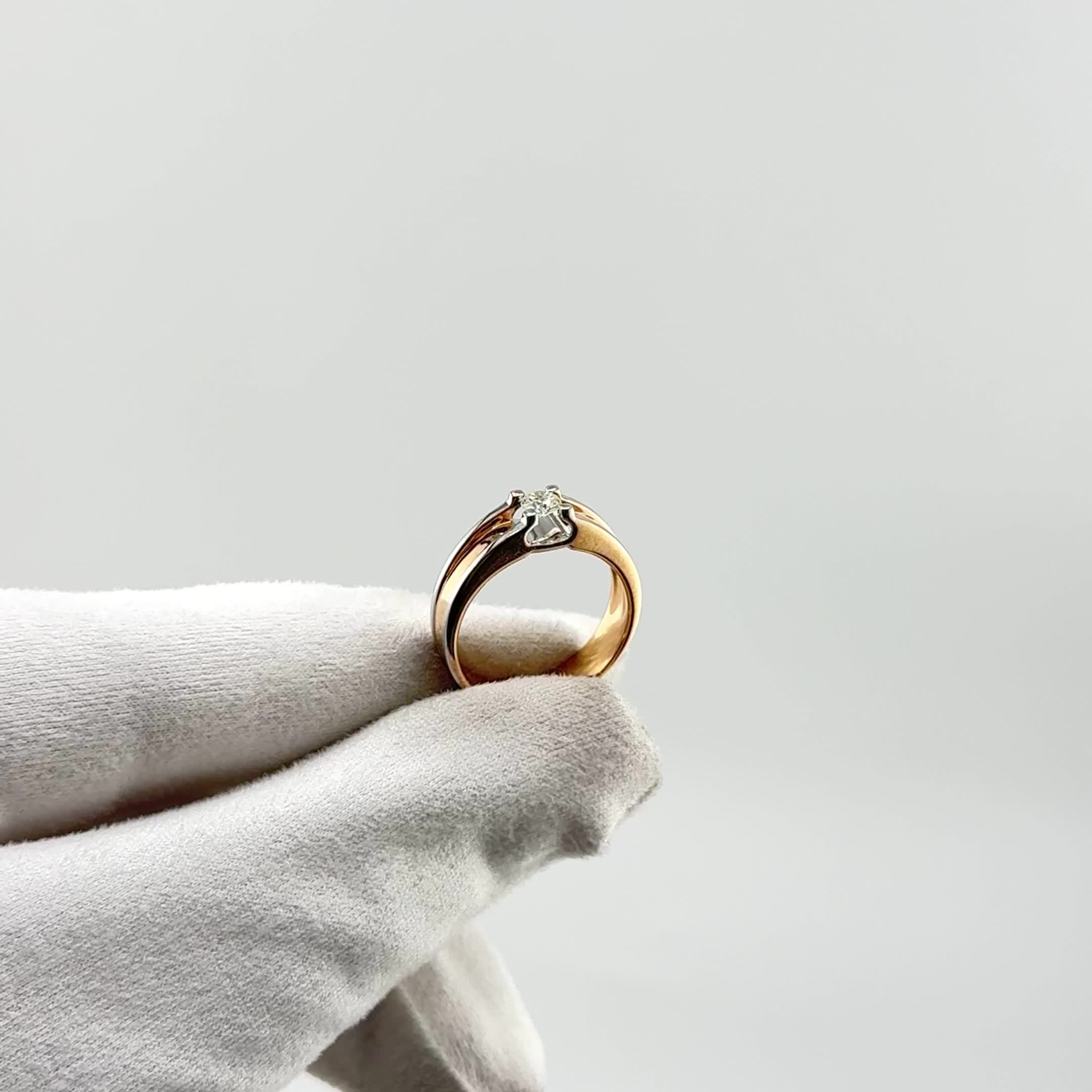 Кольцо с бриллиантом из золота 585 пробы  арт. 963763к.1