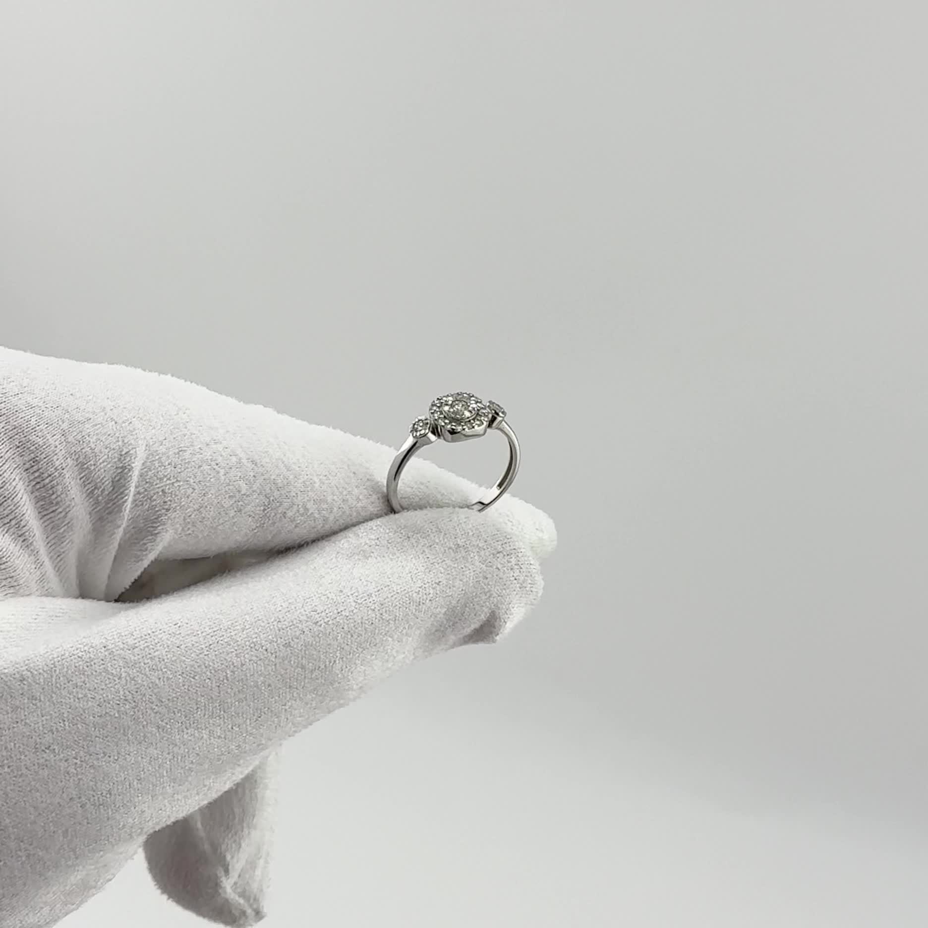 Кольцо с бриллиантами из белого золота 585 пробы арт. 964002.2