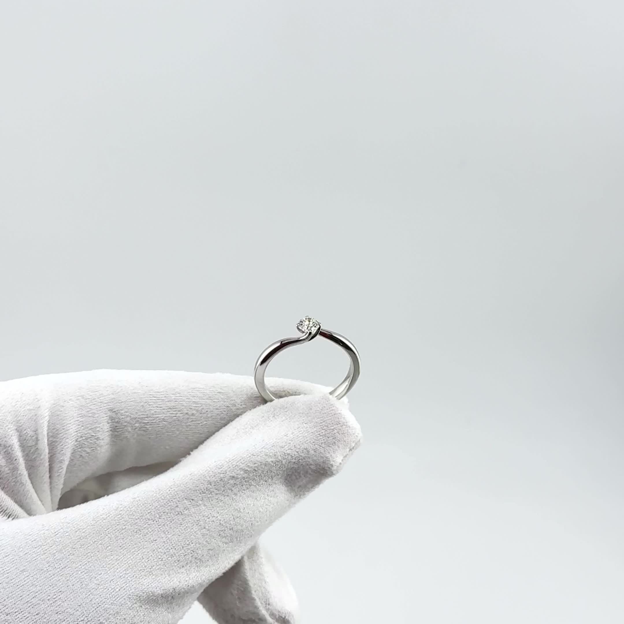 Кольцо с бриллиантом из белого золота 585 пробы арт. 964369.2