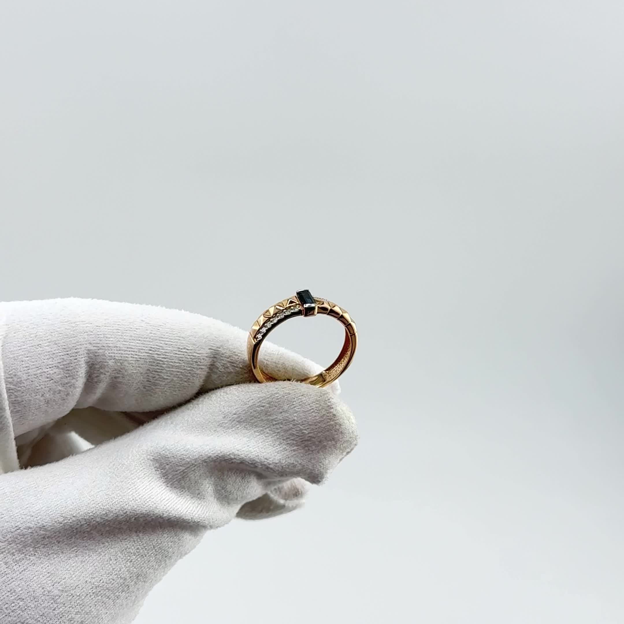 Кольцо с сапфиром и бриллиантами из золота 585 пробы арт. 964551.1