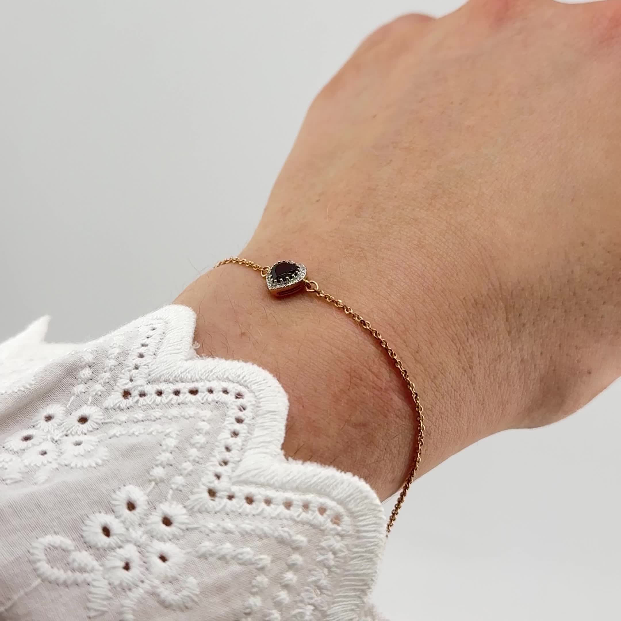 Браслет "Сердце" с гранатом и бриллиантами из золота 585 пробы арт. 970505к.1