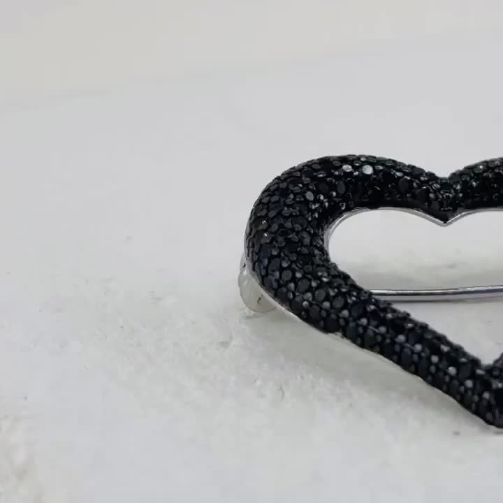 Брошь "Сердце" со шпинелью из серебра 925 пробы арт. B067_BR_SP_WG