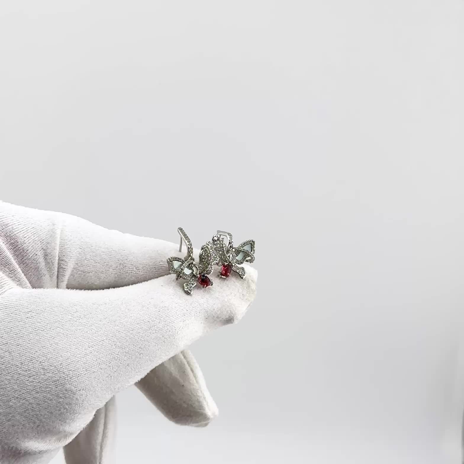 Серьги "Бабочки" с гранатом, перламутром и топазами из серебра 925 пробы арт. BSL2310631_SR_GR_SH_WG