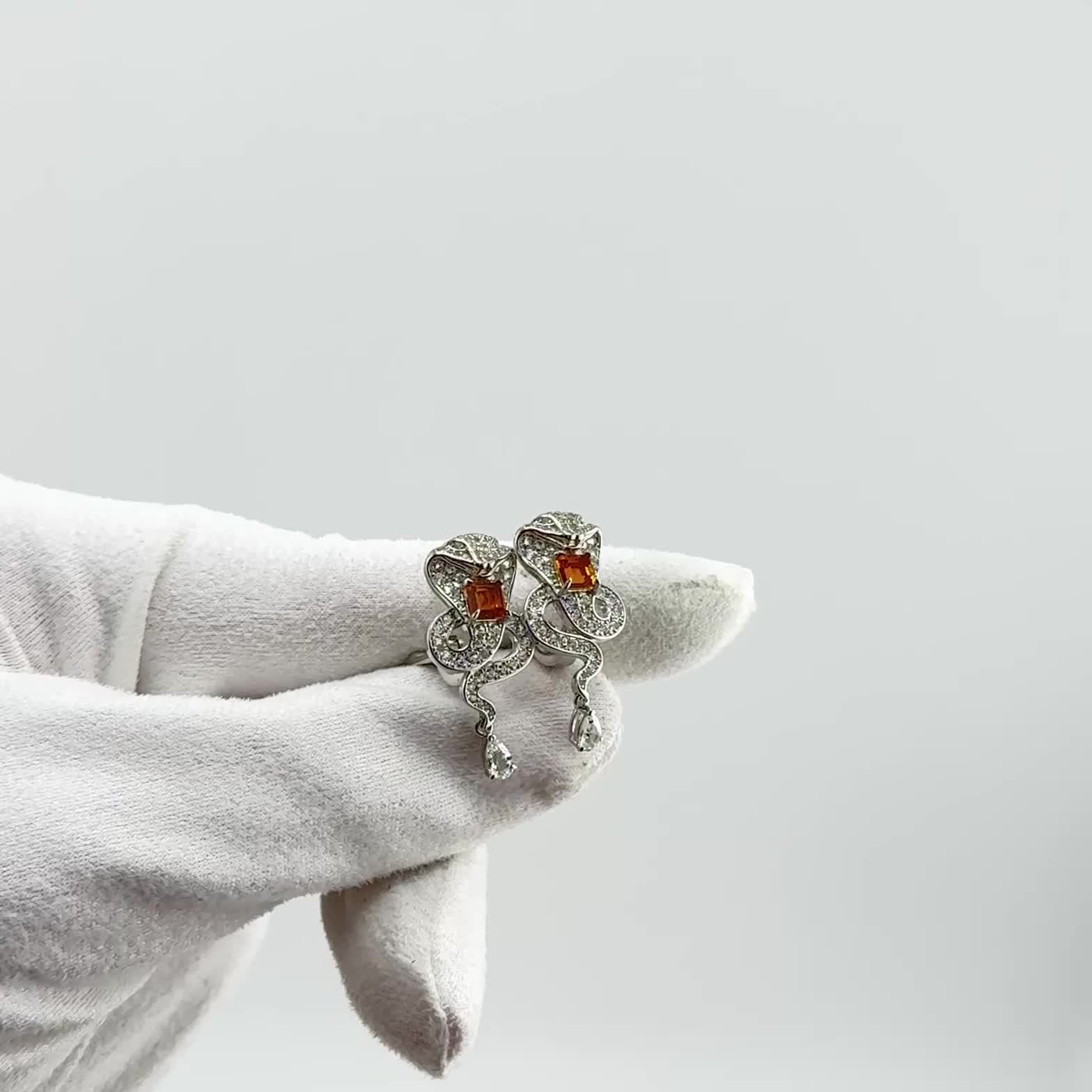 Серьги "Змеи" с цитрином и топазами из серебра 925 пробы арт. BSL23106374_SR_CT_WG