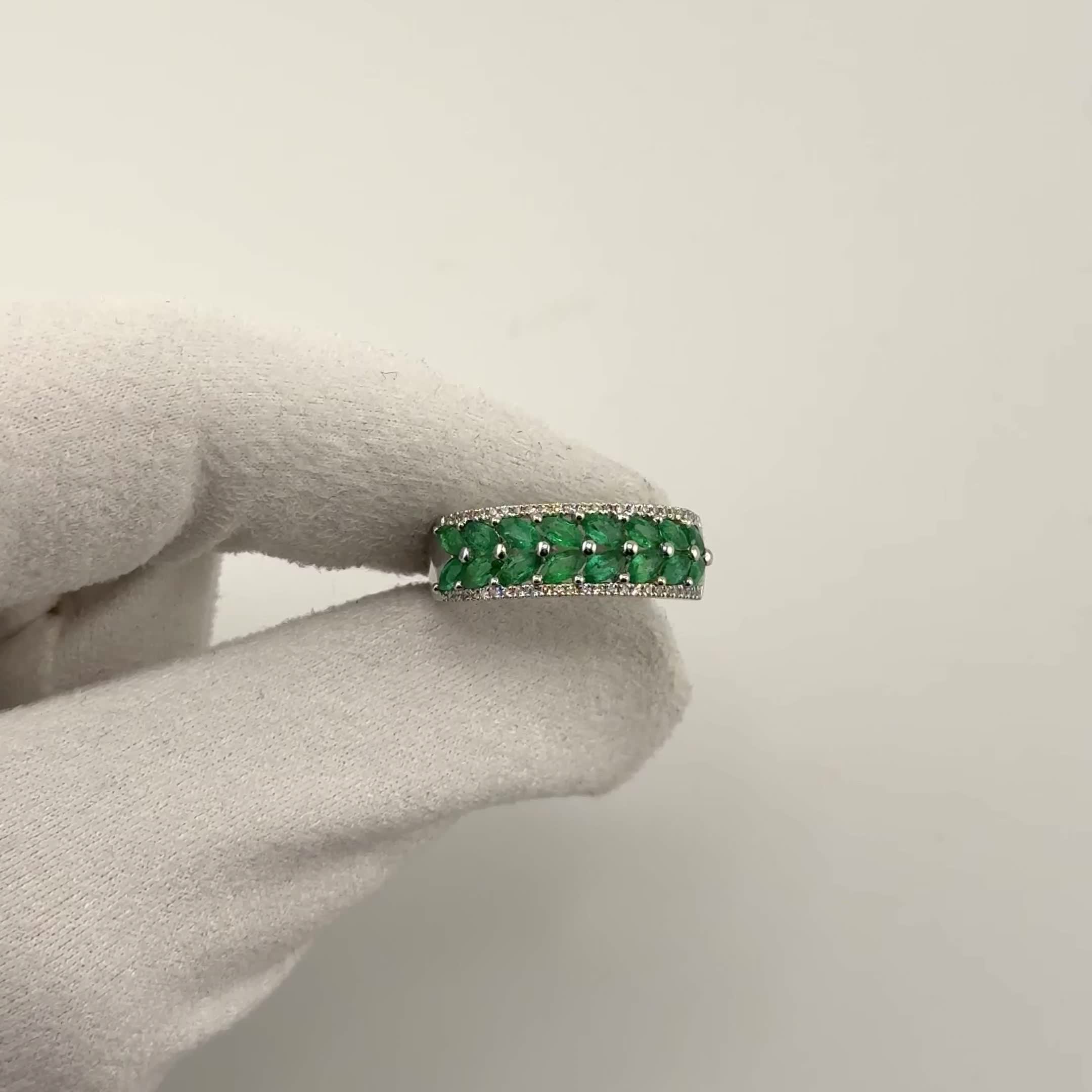 Кольцо с изумрудами и бриллиантами из золота 585 пробы арт. CR15119-WD-EM