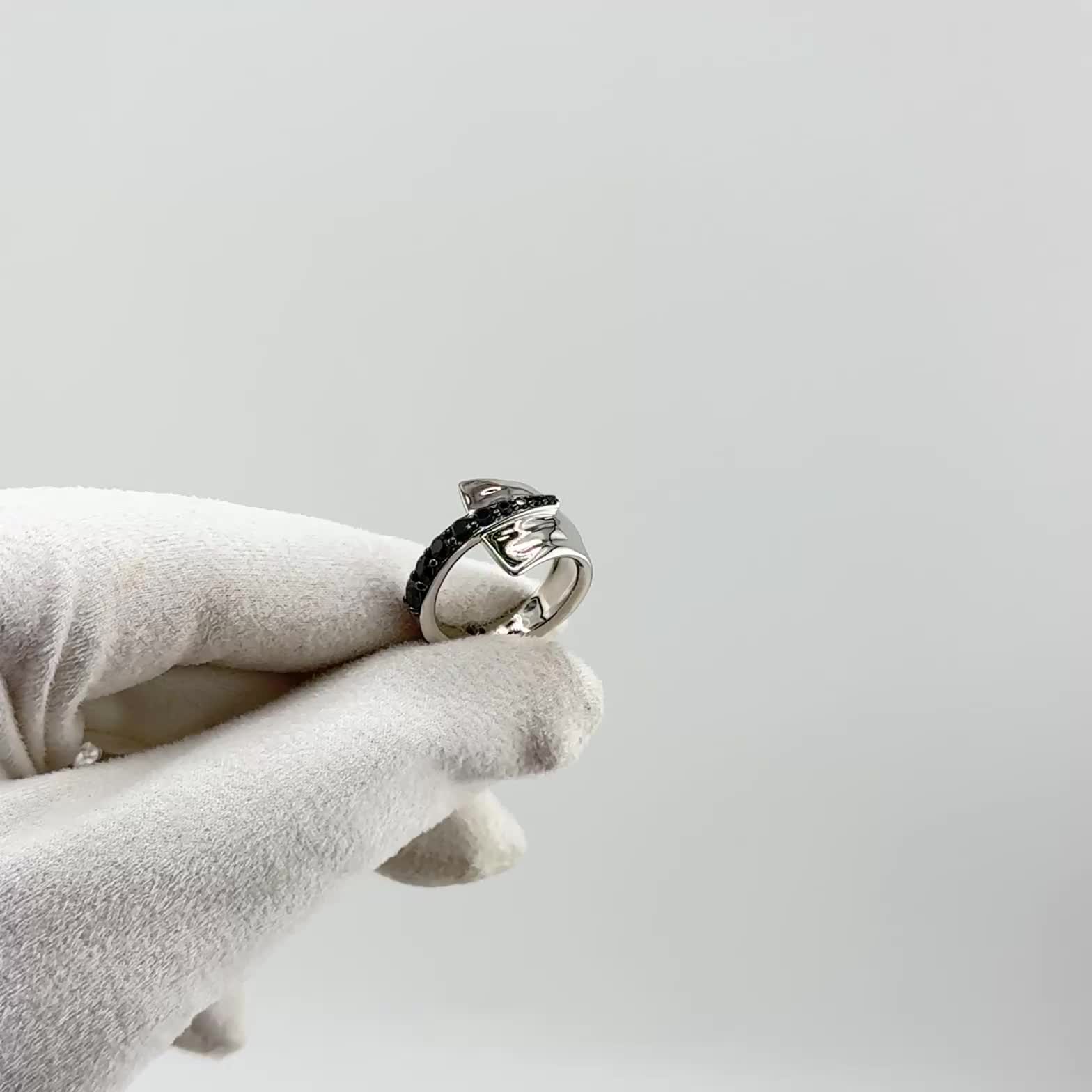 Кольцо со шпинелью из серебра 925 пробы арт. DIS18995_KO_SP_WG