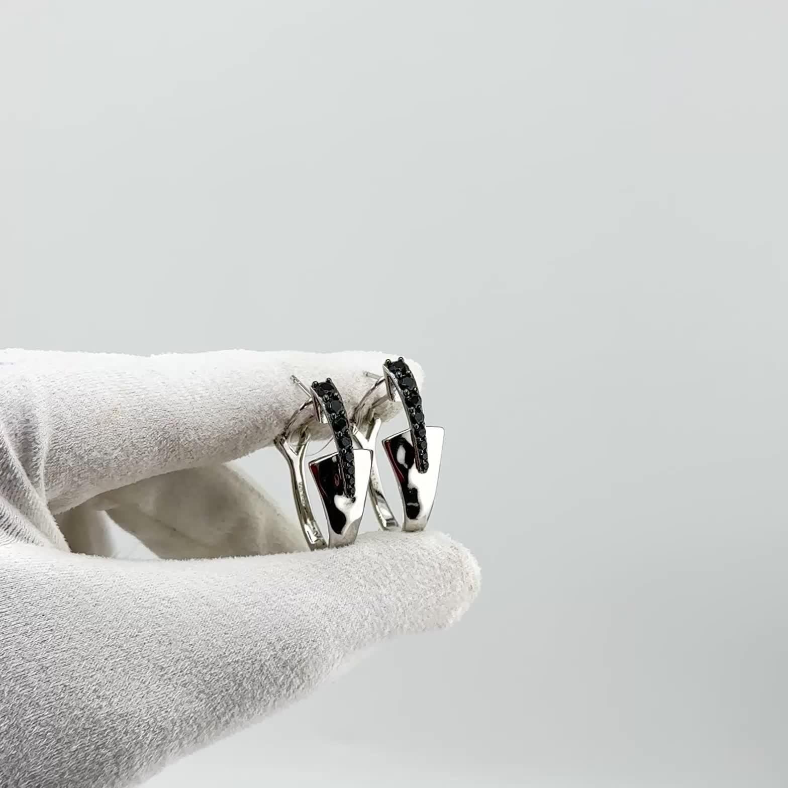 Серьги со шпинелью из серебра 925 пробы арт. E10123_SR_SP_WG