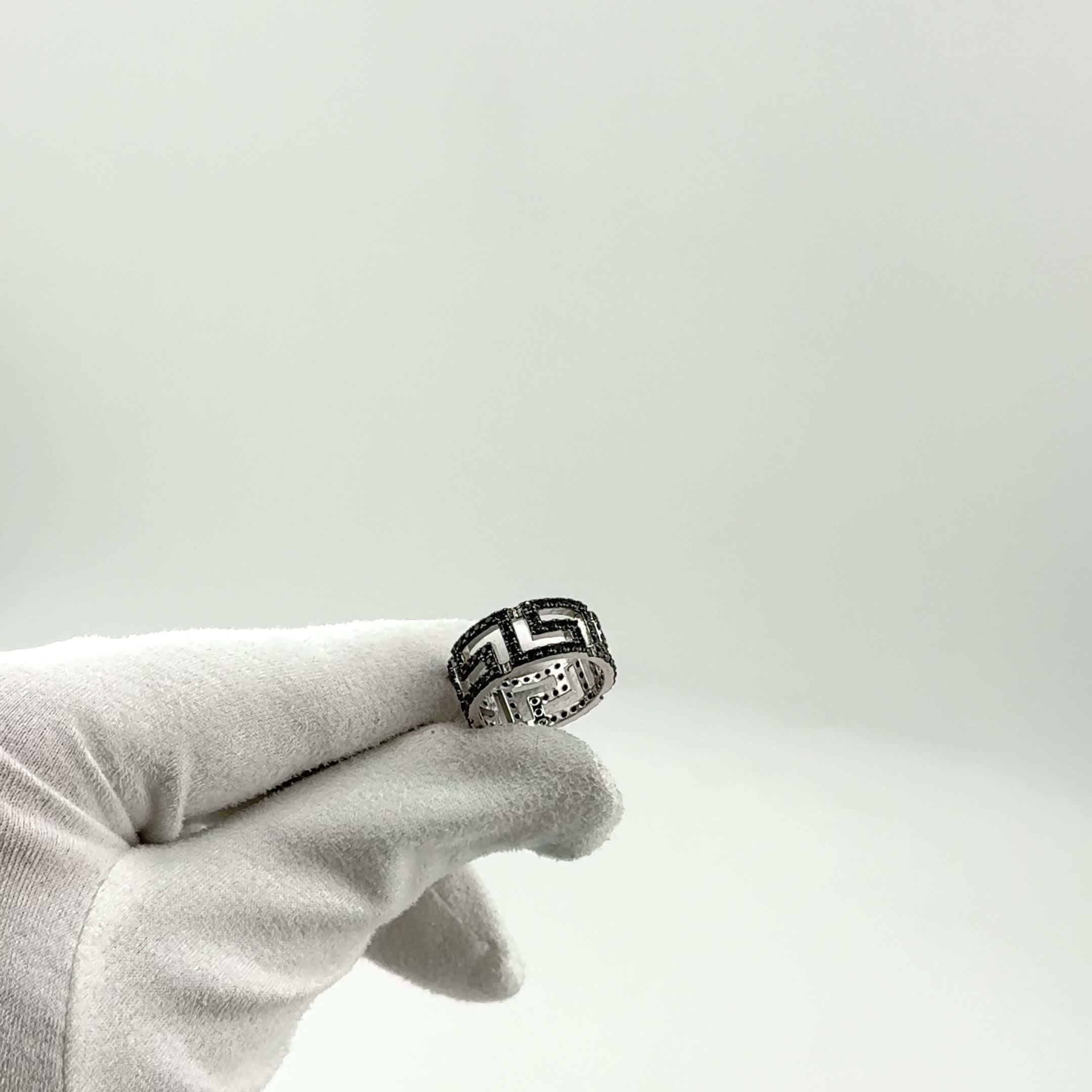 Кольцо со шпинелью из серебра 925 пробы арт. IT1R041_KO_SP_WG