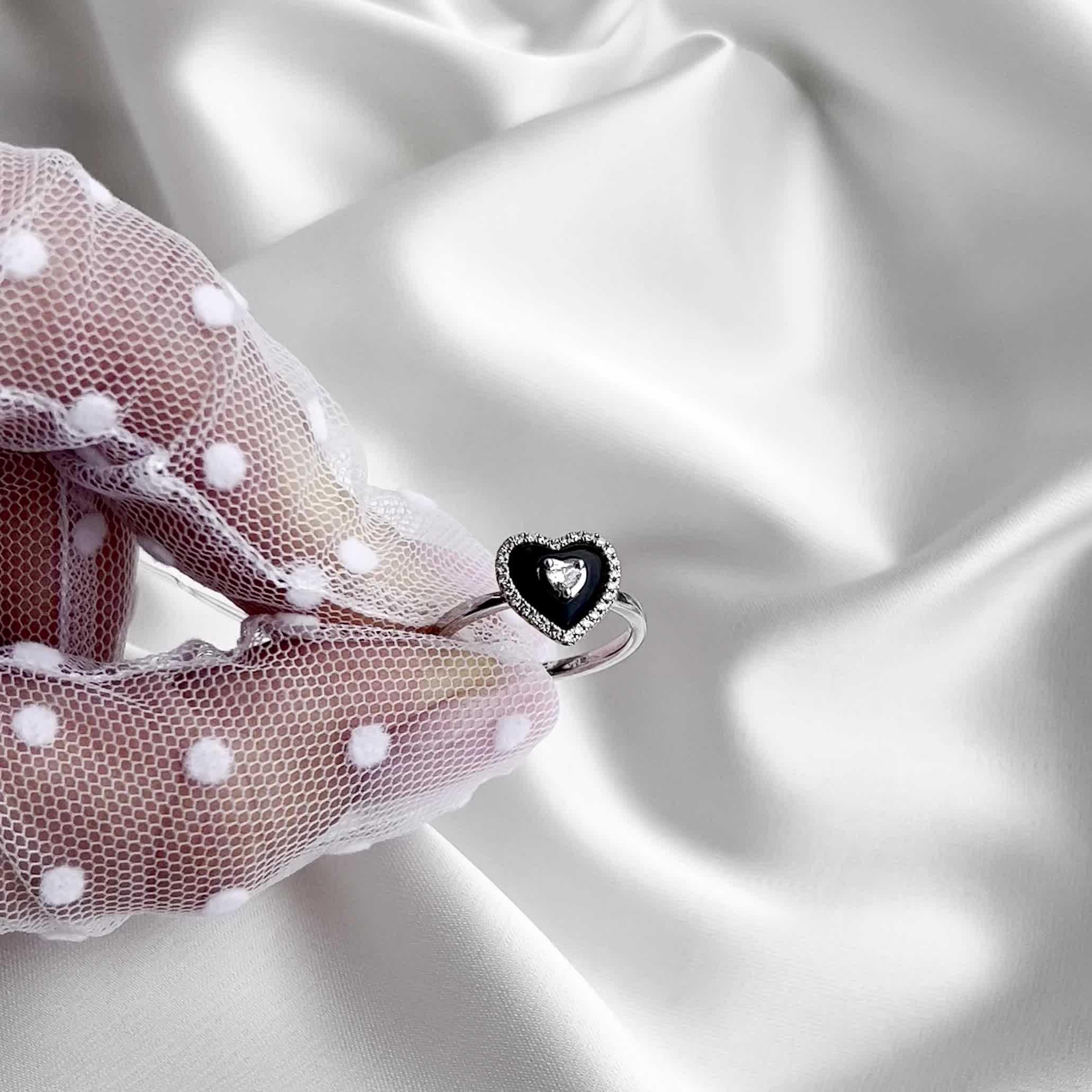 Кольцо "Сердце" с бриллиантами и ониксом из белого золота 585 пробы арт. MR85800-WD-BO