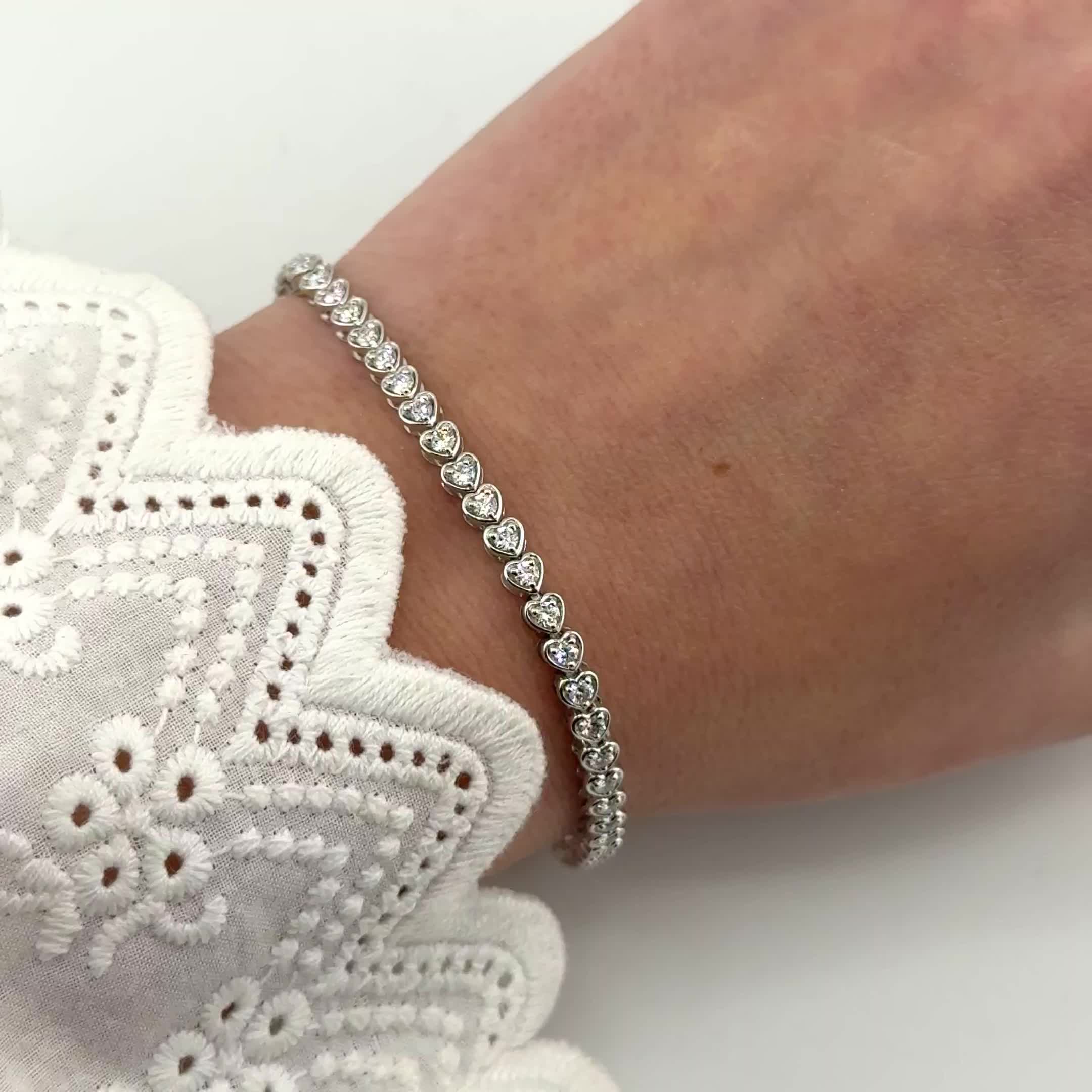 Браслет "Сердца" с бриллиантами из белого золота 750 пробы арт. Mb41337-2.0