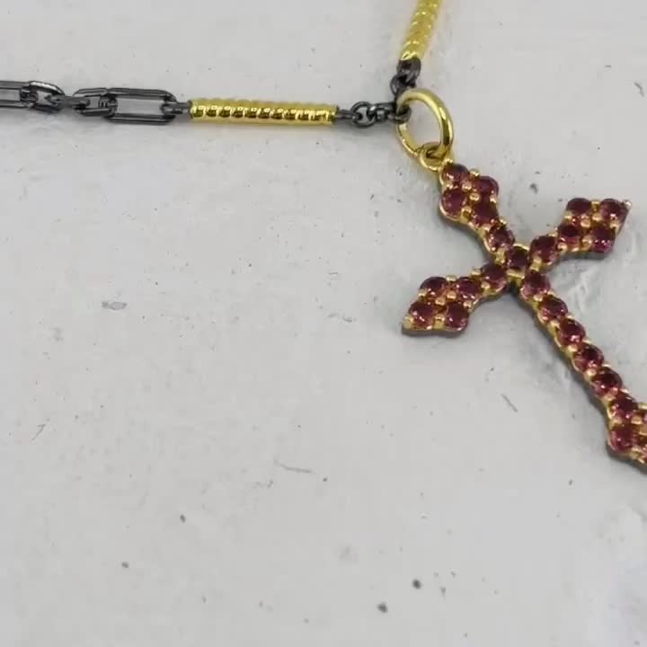 Колье "Крест" с гранатами из серебра 925 пробы с позолотой арт. N01972_KL_GR_BJ