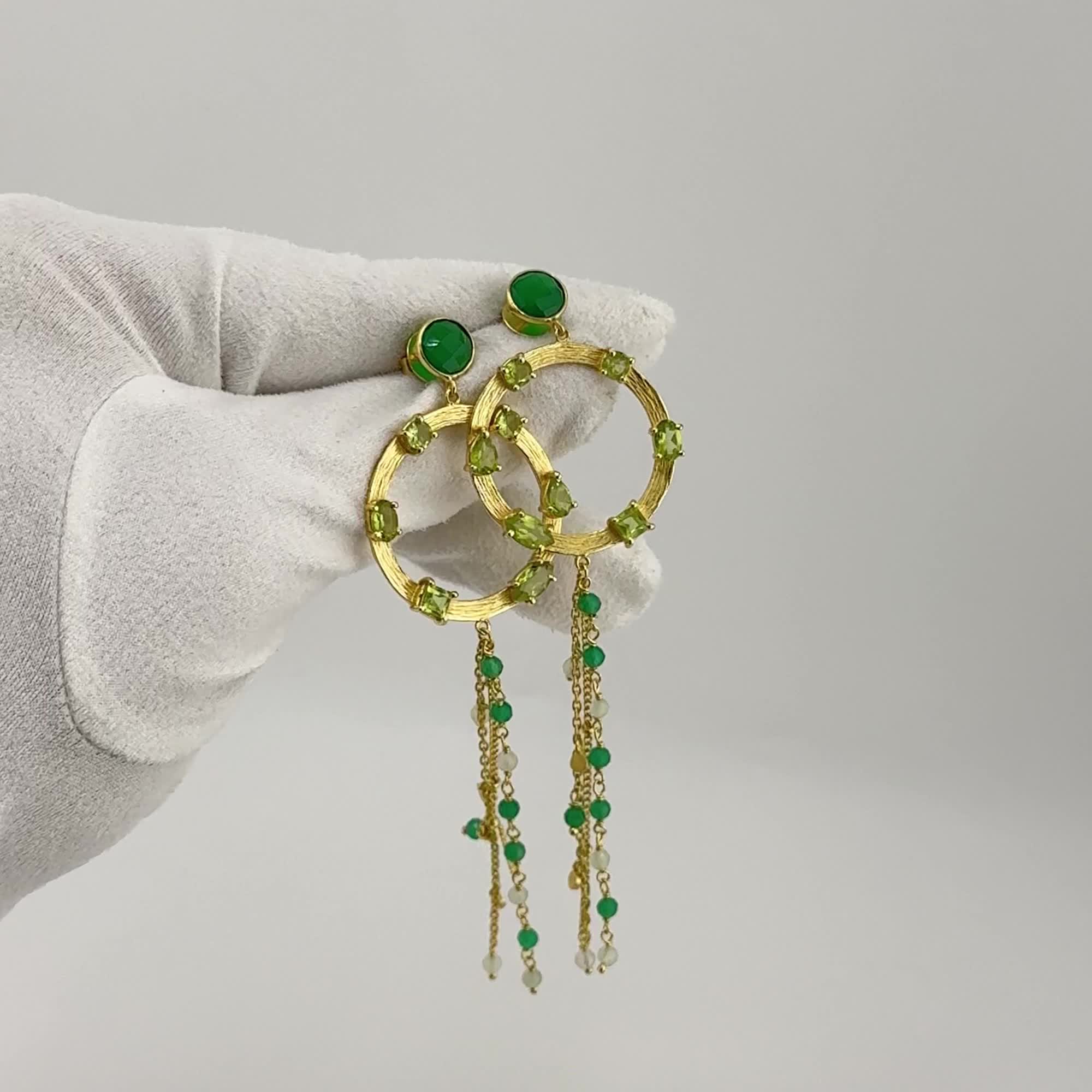 Серьги с агатом, аметистом и пренитами из серебра 925 пробы с позолотой  арт. NBE-1545_SR_GA_PH_ZAG_YG