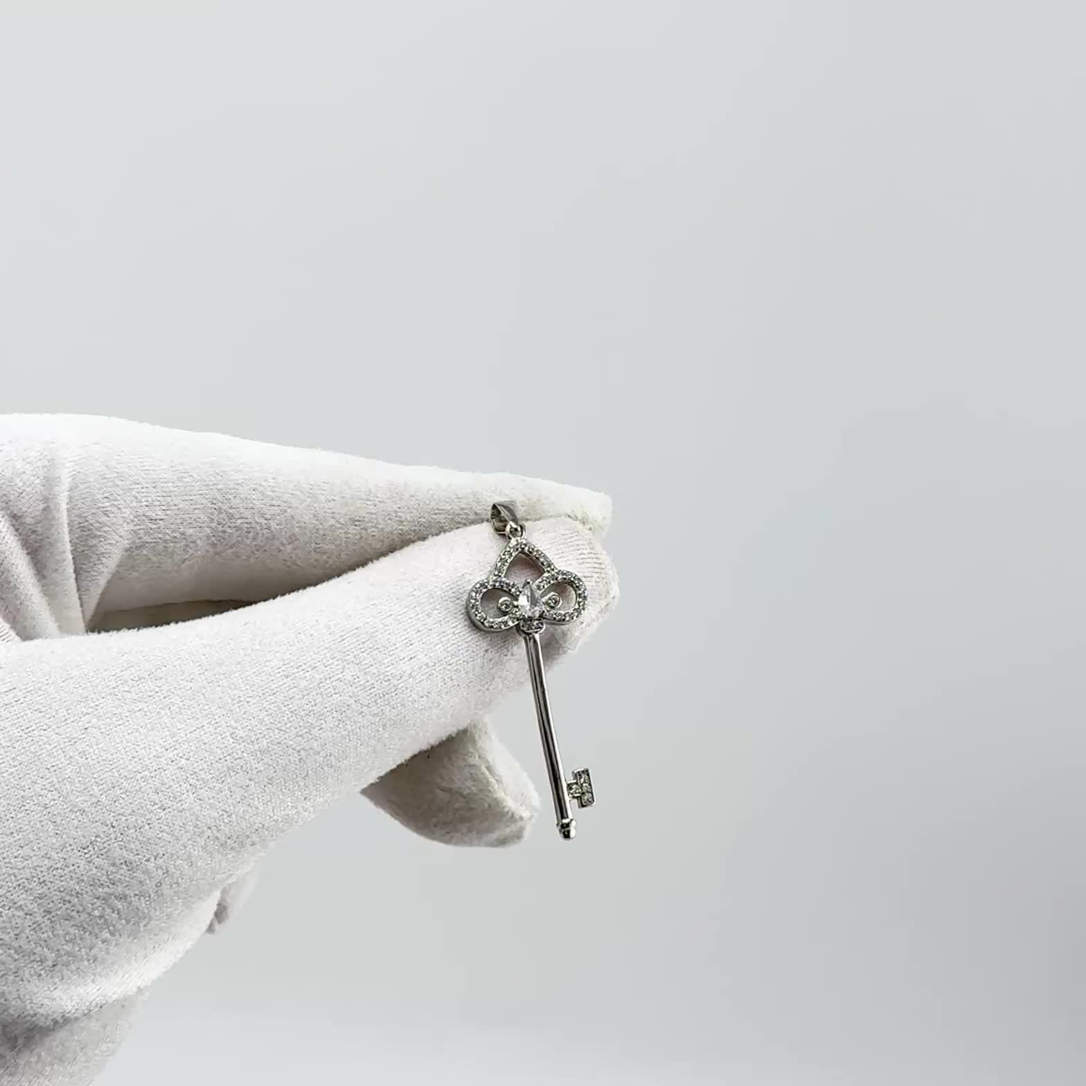 Подвеска "Ключ" с фианитами из серебра 925 пробы арт. P2404379r_PD_WG