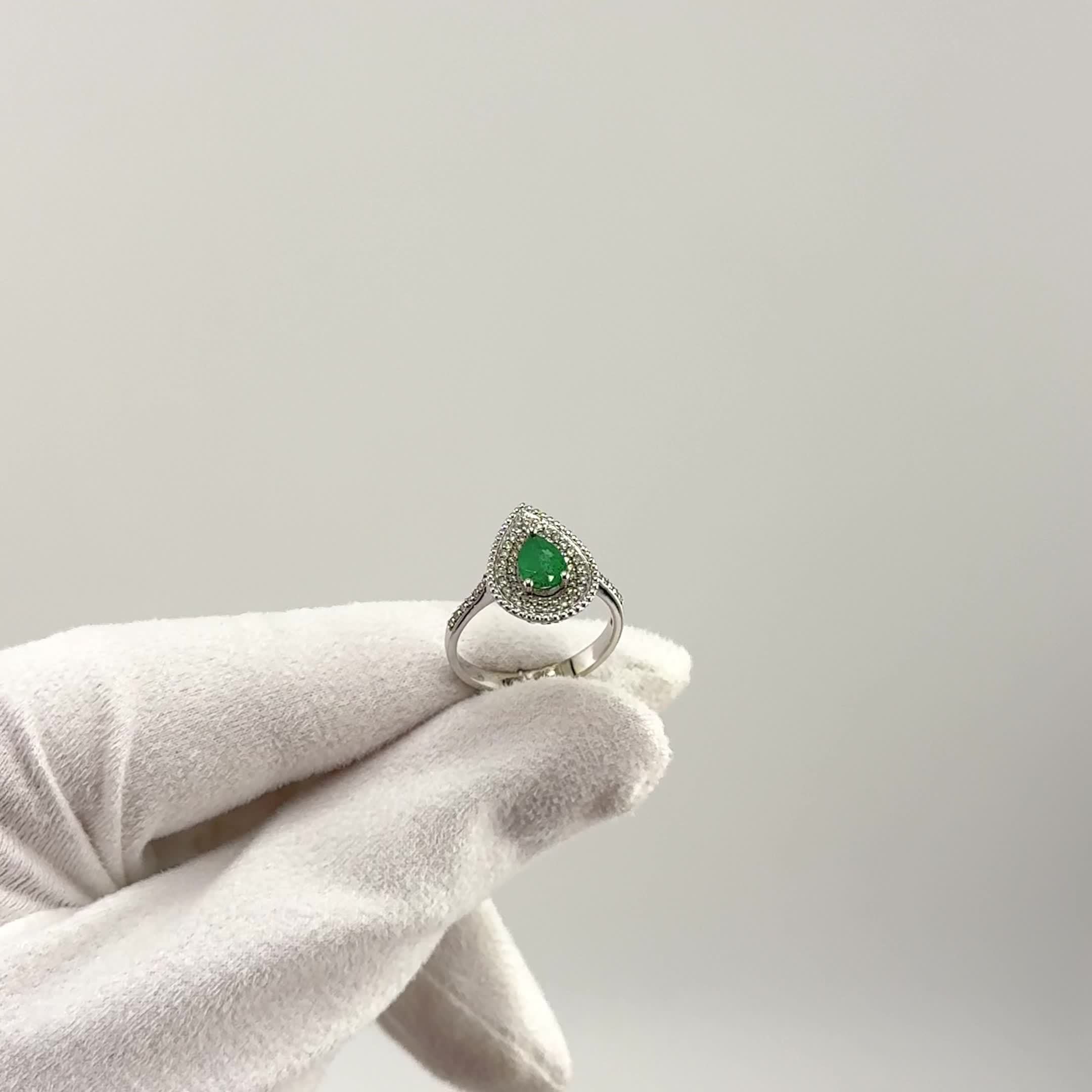 Кольцо с изумрудом и бриллиантами из белого золота 585 пробы арт. R1736-1010