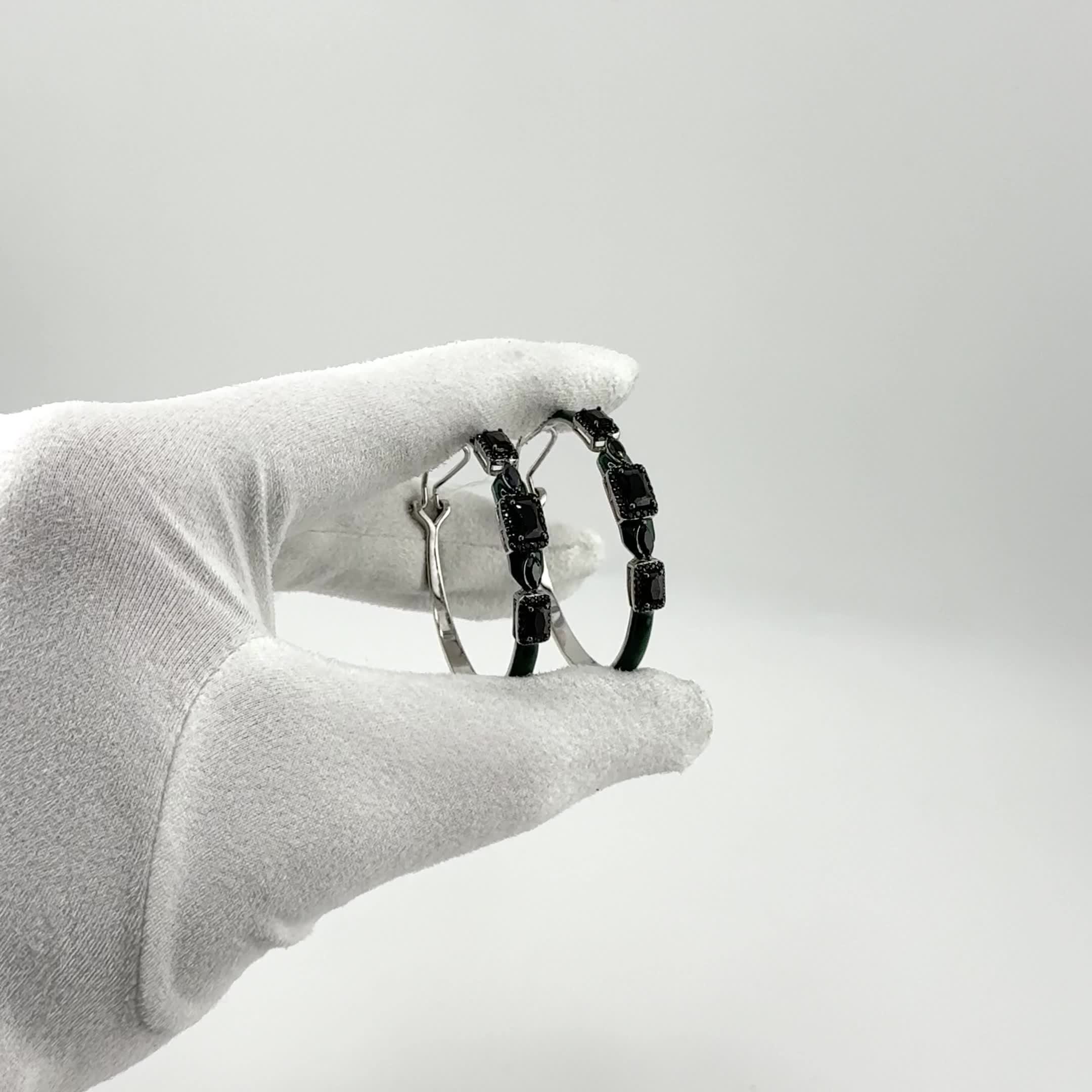 Серьги со шпинелью и эмалью из серебра 925 пробы арт. RU3SE008_SR_SP_001_WG