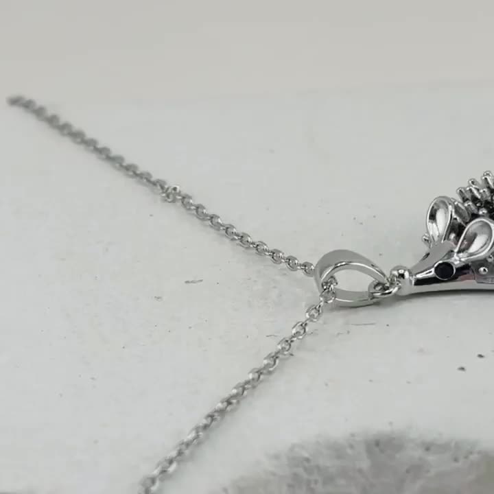 Подвеска "Ежик" со шпинелью из серебра 925 пробы арт. RU3SN002_TSP_SP_WG