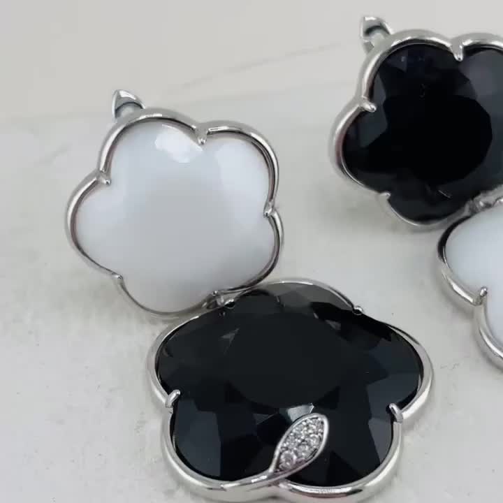 Серьги "Цветы" с ониксом, агатом и фианитами из серебра 925 пробы арт. SE39501-BW_SR_OX_WAG_WG