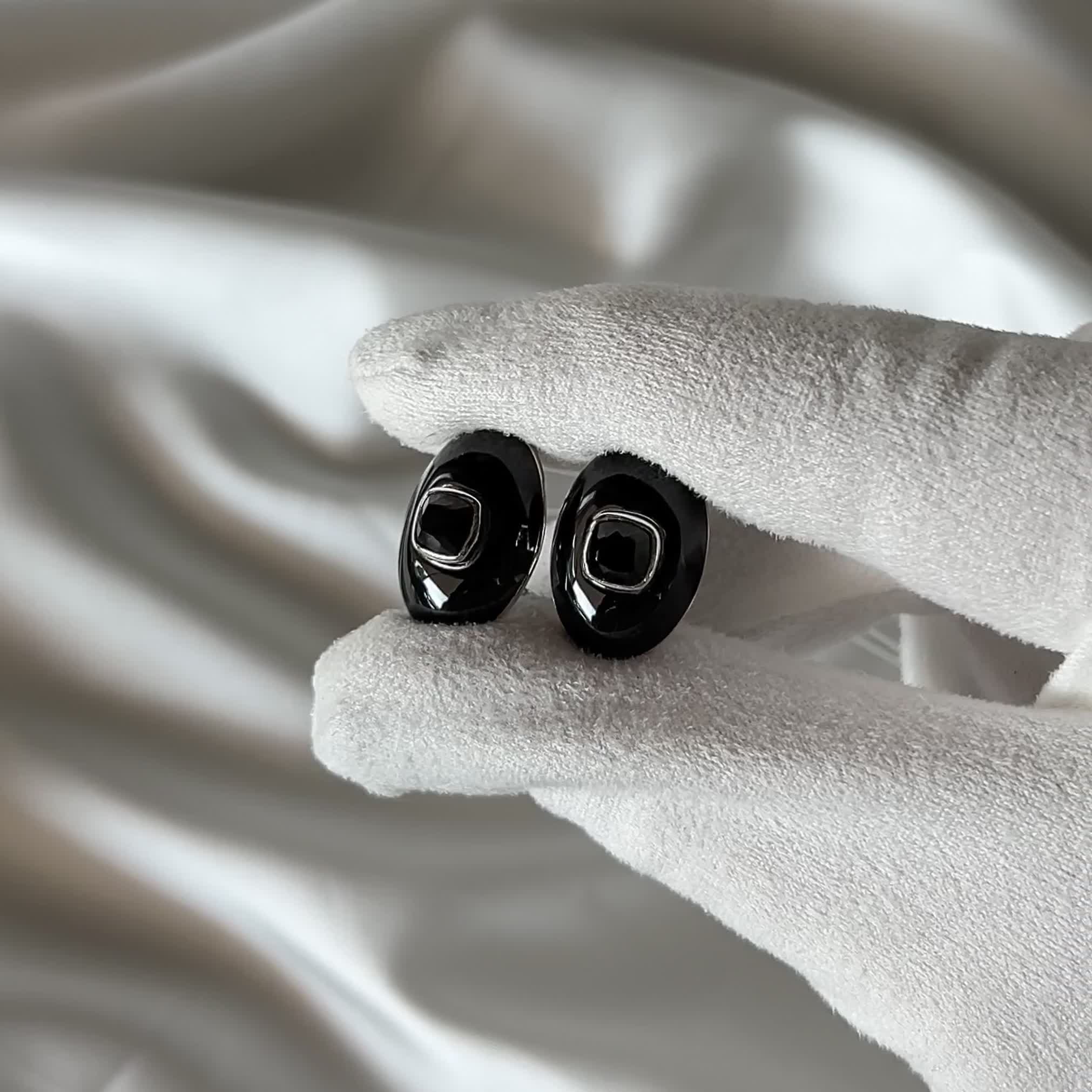 Серьги с эмалью и ониксом из серебра 925 пробы арт. SE40171_SR_OX_ENAM_WG