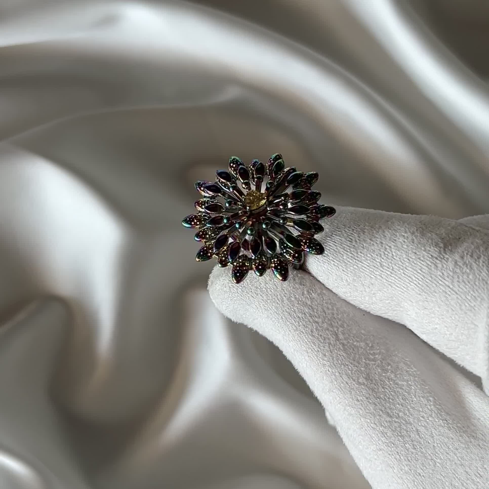 Кольцо с фианитом из серебра 925 пробы арт. SY-376064-R_KO_YG