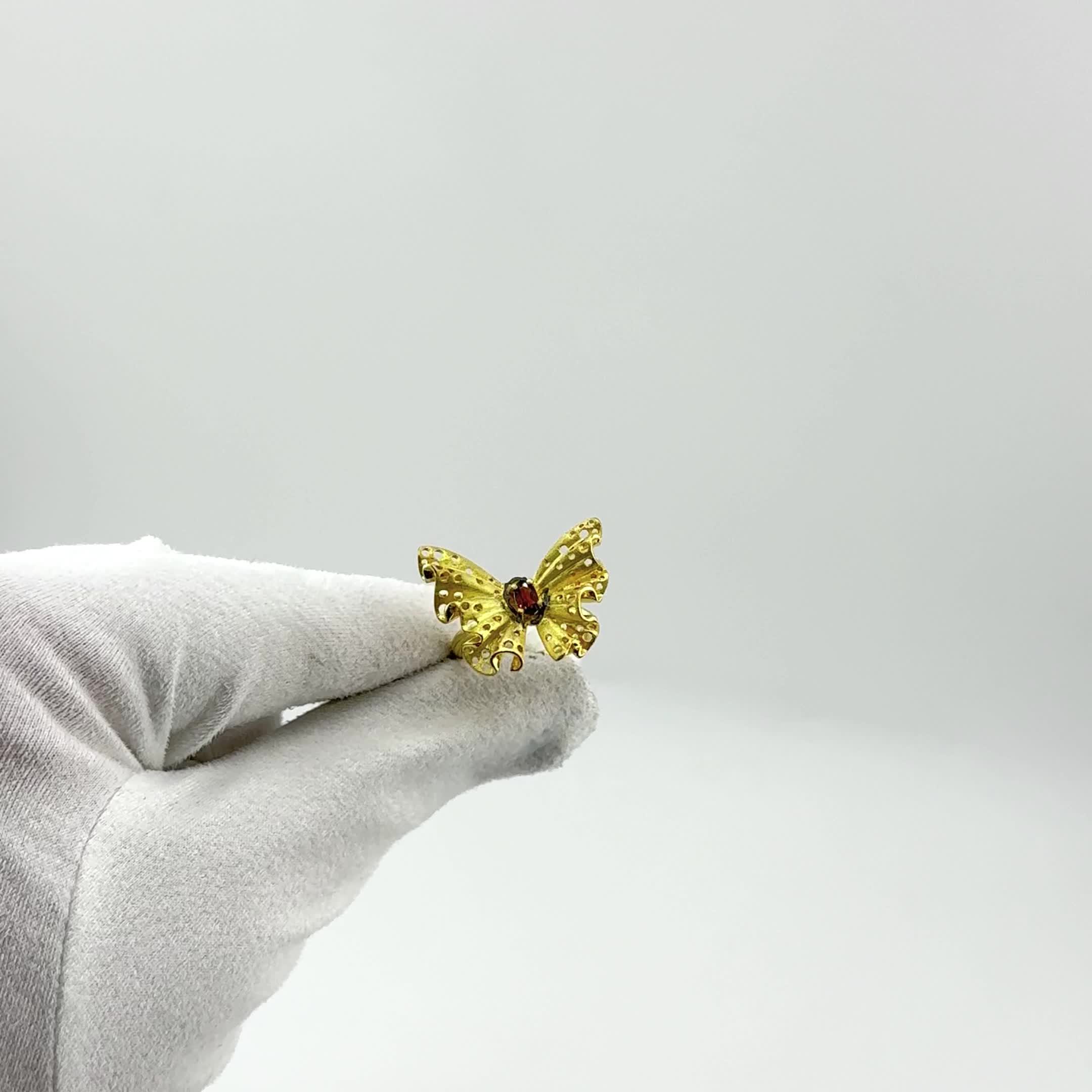Кольцо "Бабочка" с гранатом из серебра 925 пробы с позолотой арт. YR02648_KO_GR_YG