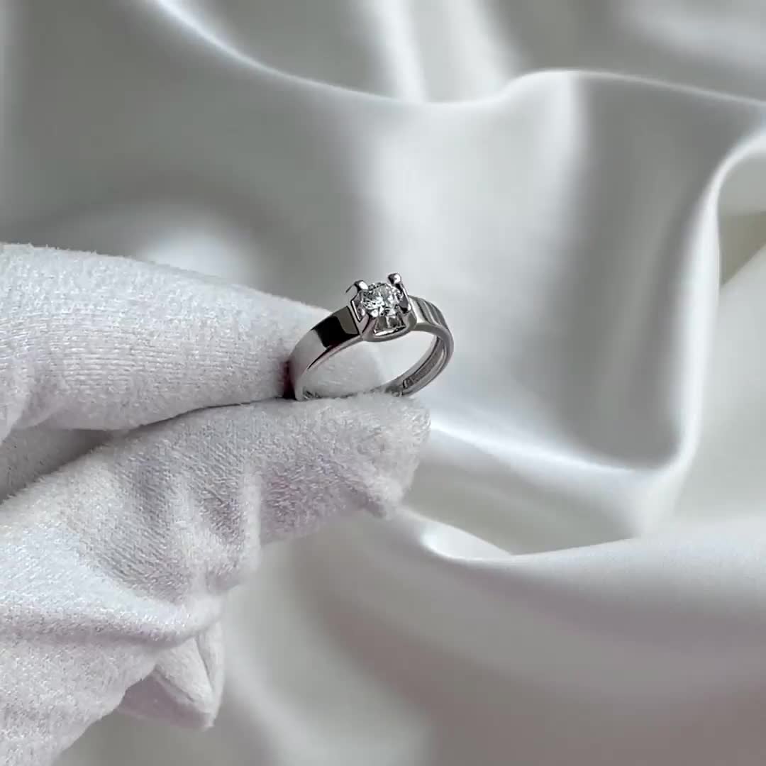 Кольцо с бриллиантом из белого золота 585 пробы арт. К/289-220