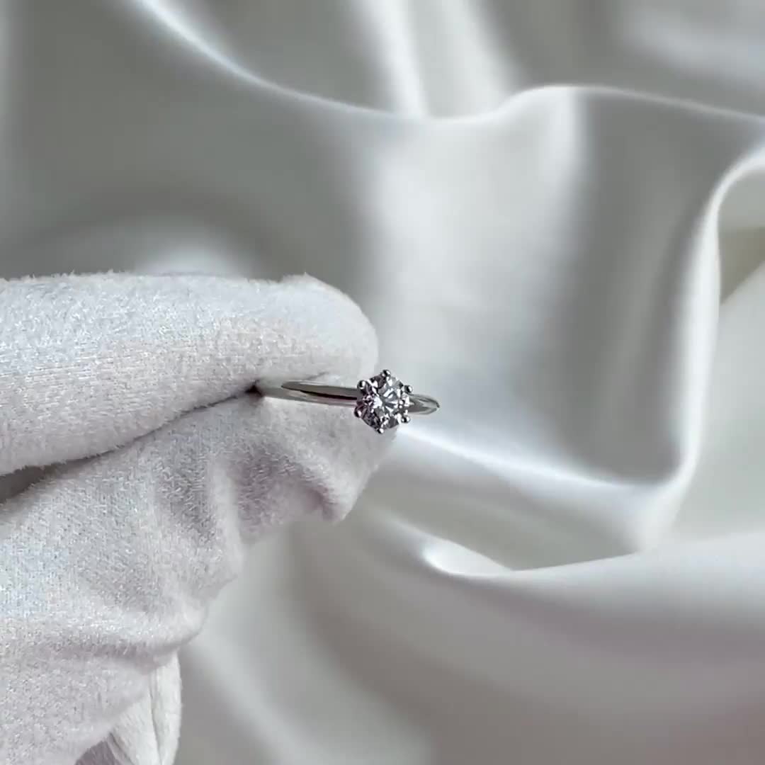 Кольцо с бриллиантом из белого золота 585 пробы арт. К/668-220