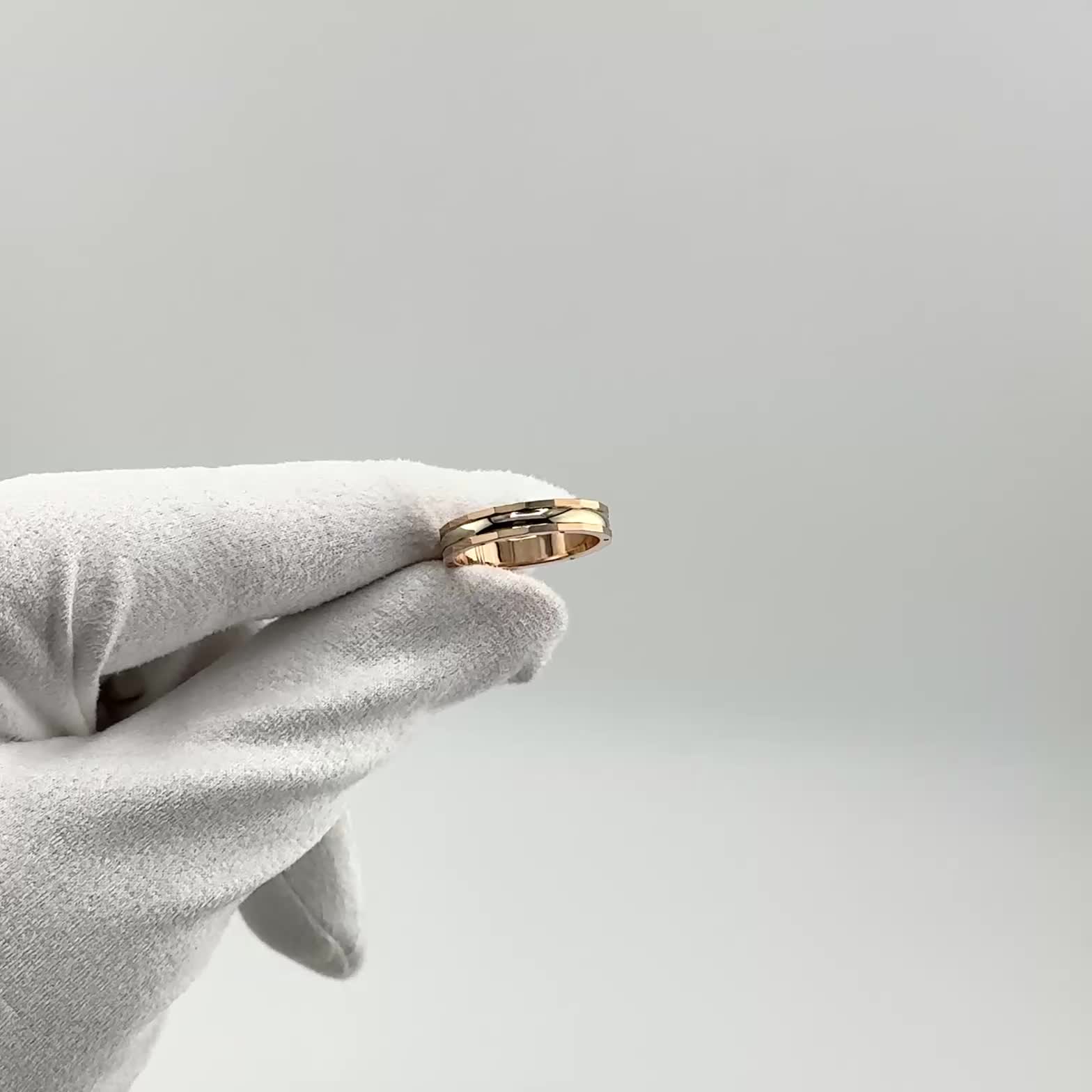 Кольцо обручальное из золота 585 пробы арт. ДН-к57/бк